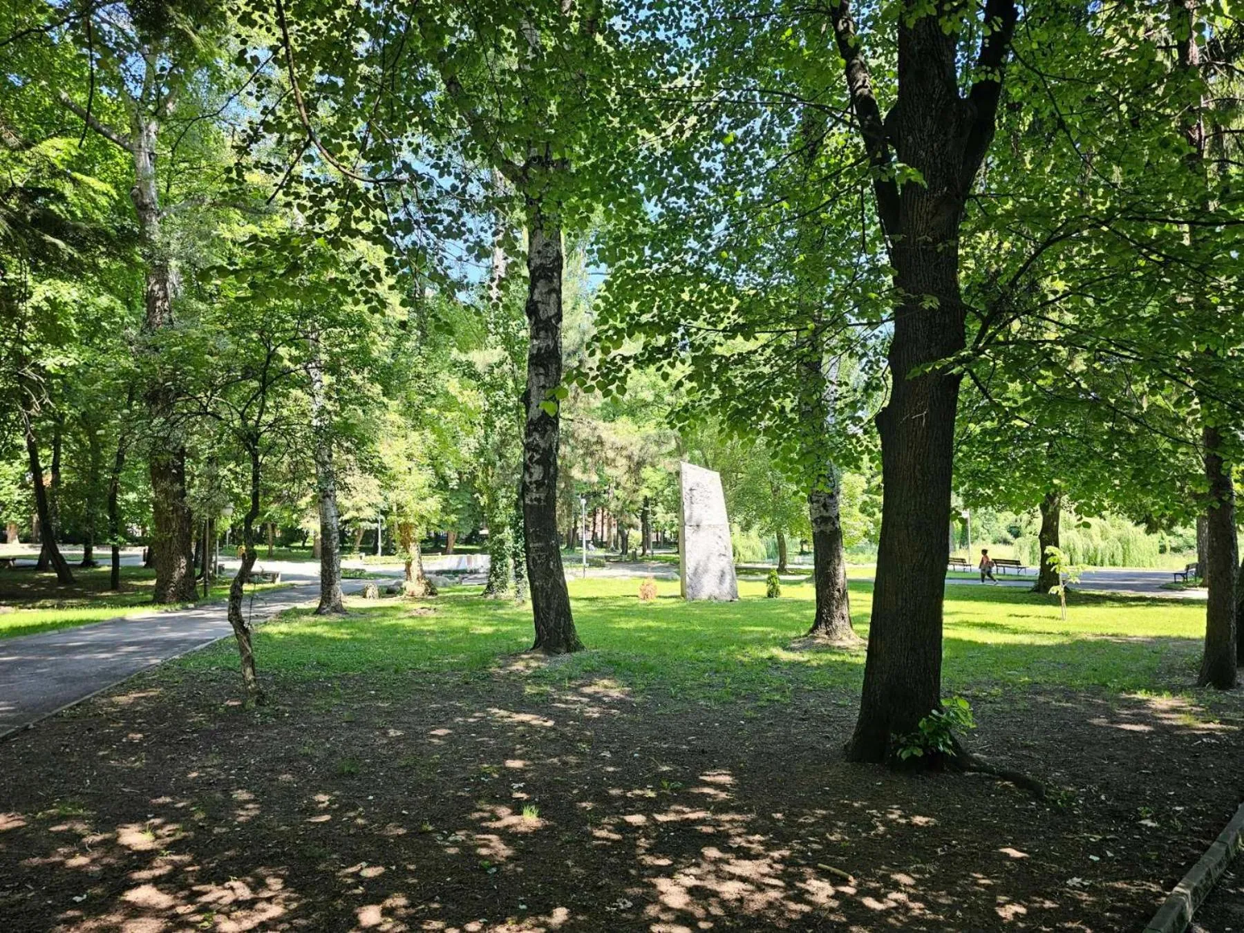 Day in Gardenia Park Hotel