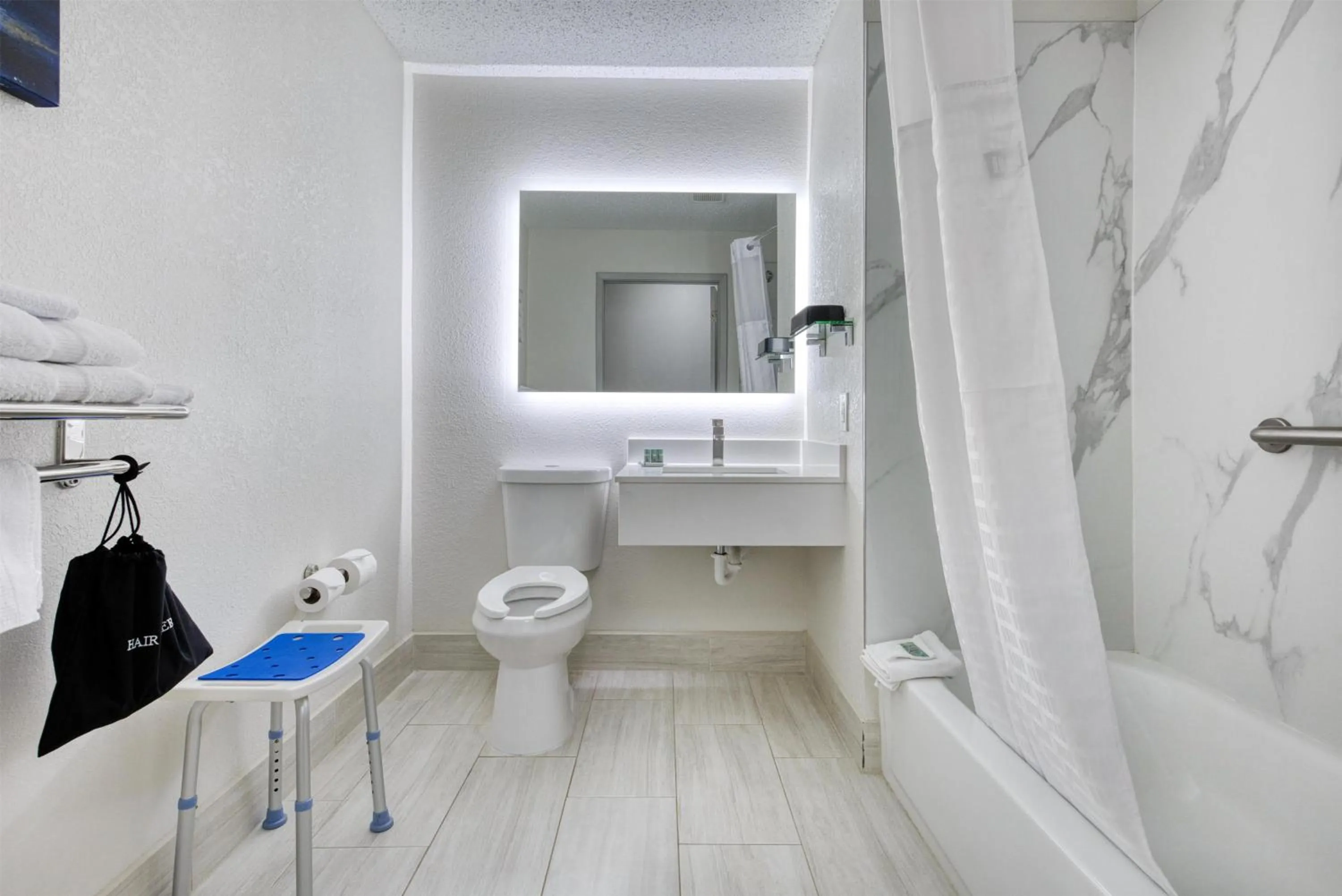 Bathroom in Best Western Greensboro Coliseum Inn