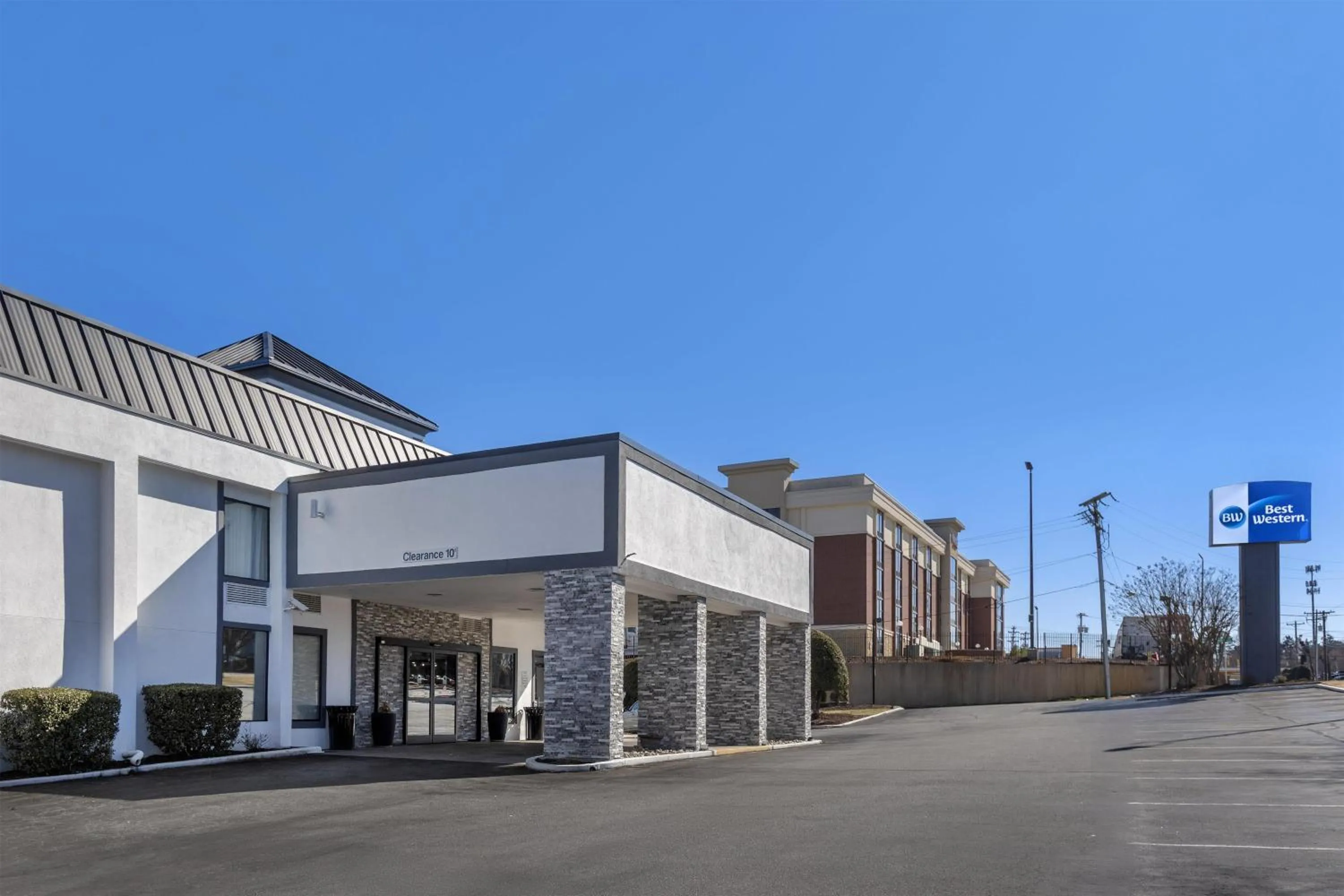 Property building in Best Western Greensboro Coliseum Inn