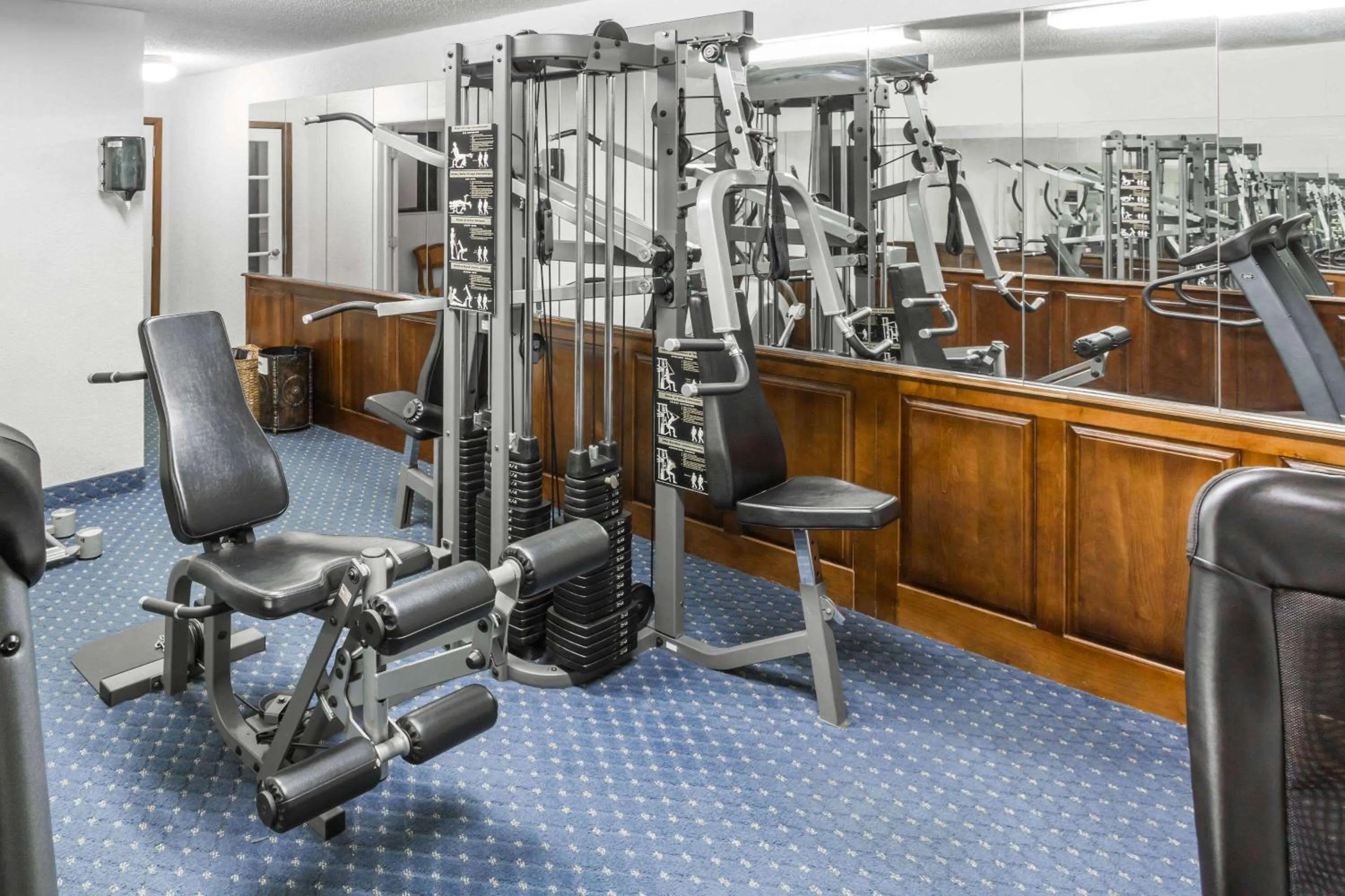 Fitness centre/facilities in Baymont by Wyndham Greensboro/Coliseum