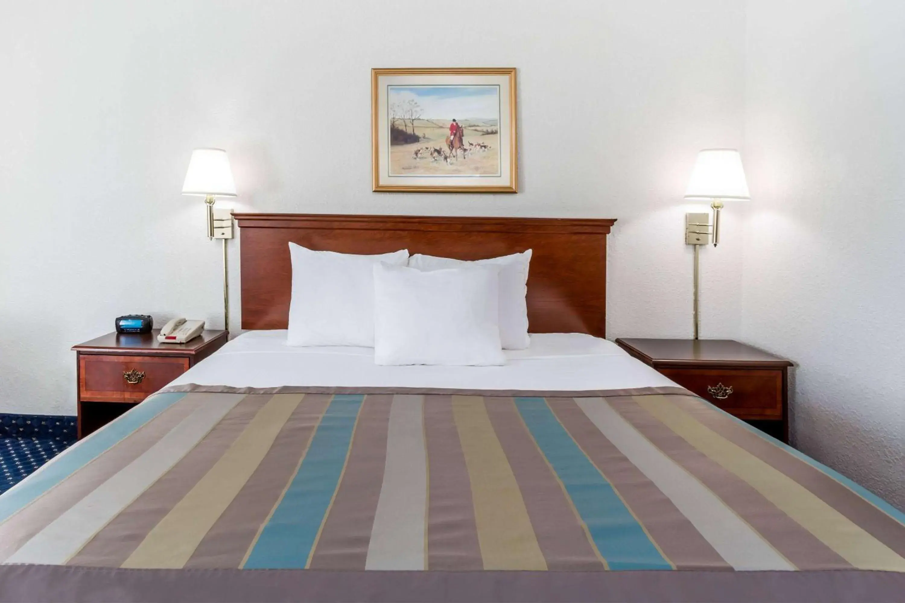 Photo of the whole room, Bed in Baymont by Wyndham Greensboro/Coliseum Photo of the whole room, Bed in Baymont by Wyndham Greensboro/Coliseum