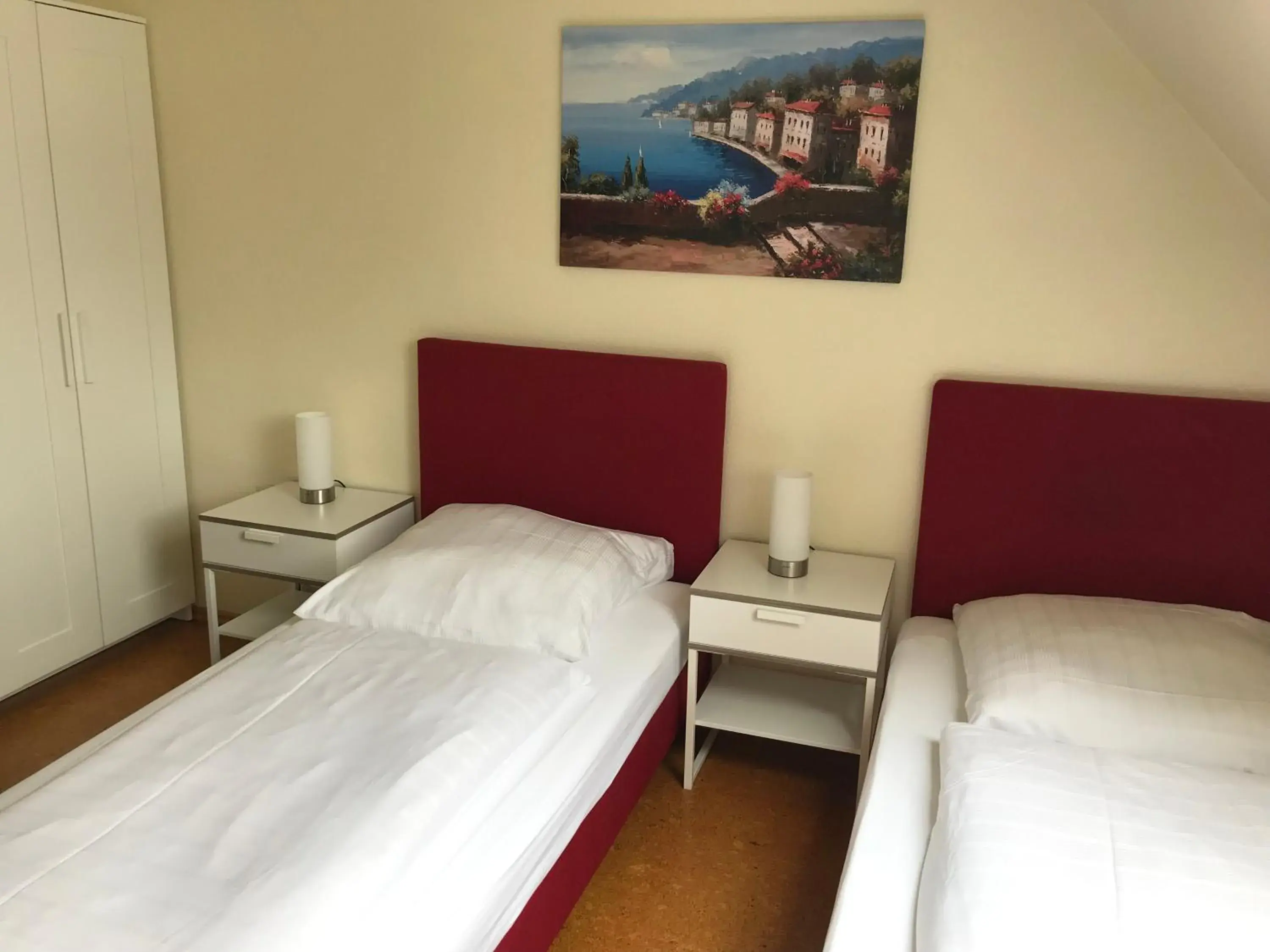 Photo of the whole room, Bed in Hotel Garni Elisabeth Photo of the whole room, Bed in Hotel Garni Elisabeth