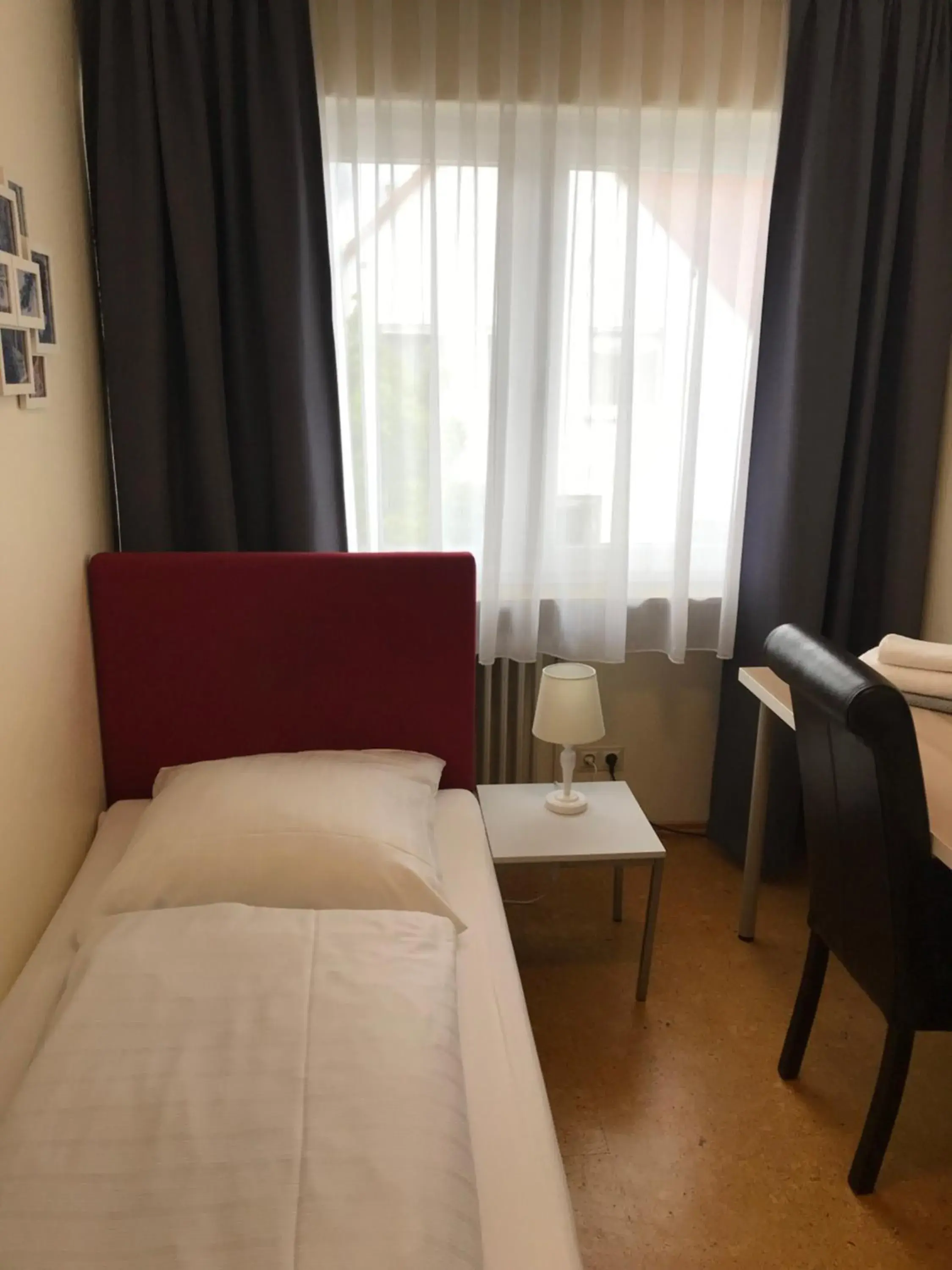 Single Room with Shared Bathroom - single occupancy in Hotel Garni Elisabeth Single Room with Shared Bathroom - single occupancy in Hotel Garni Elisabeth