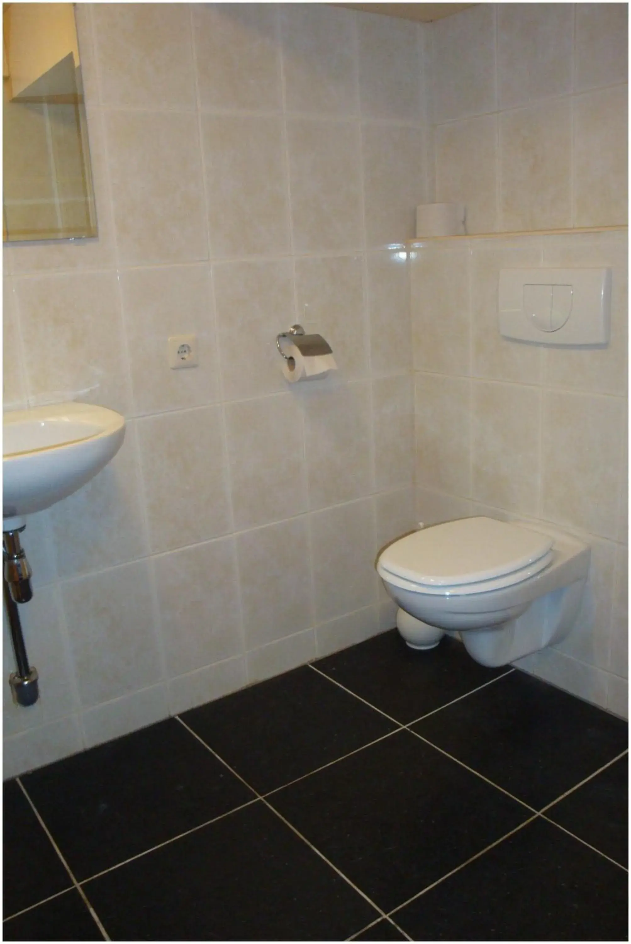 Standard Double Room in Hostel Herberg de Esborg Scheemda Standard Double Room in Hostel Herberg de Esborg Scheemda