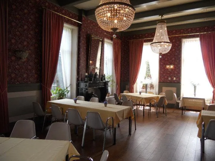 Restaurant/places to eat in Hostel Herberg de Esborg Scheemda