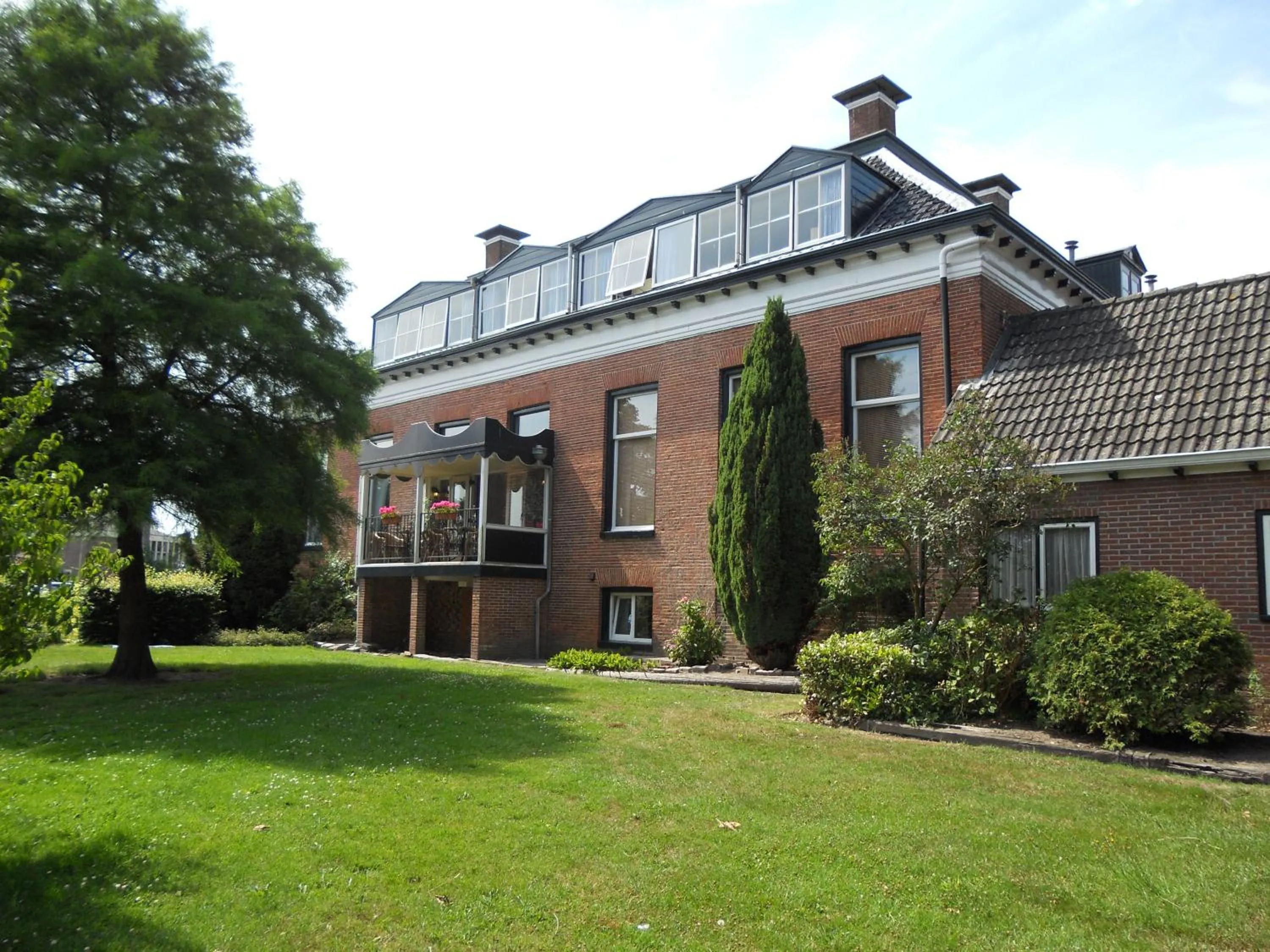 Facade/entrance in Hostel Herberg de Esborg Scheemda
