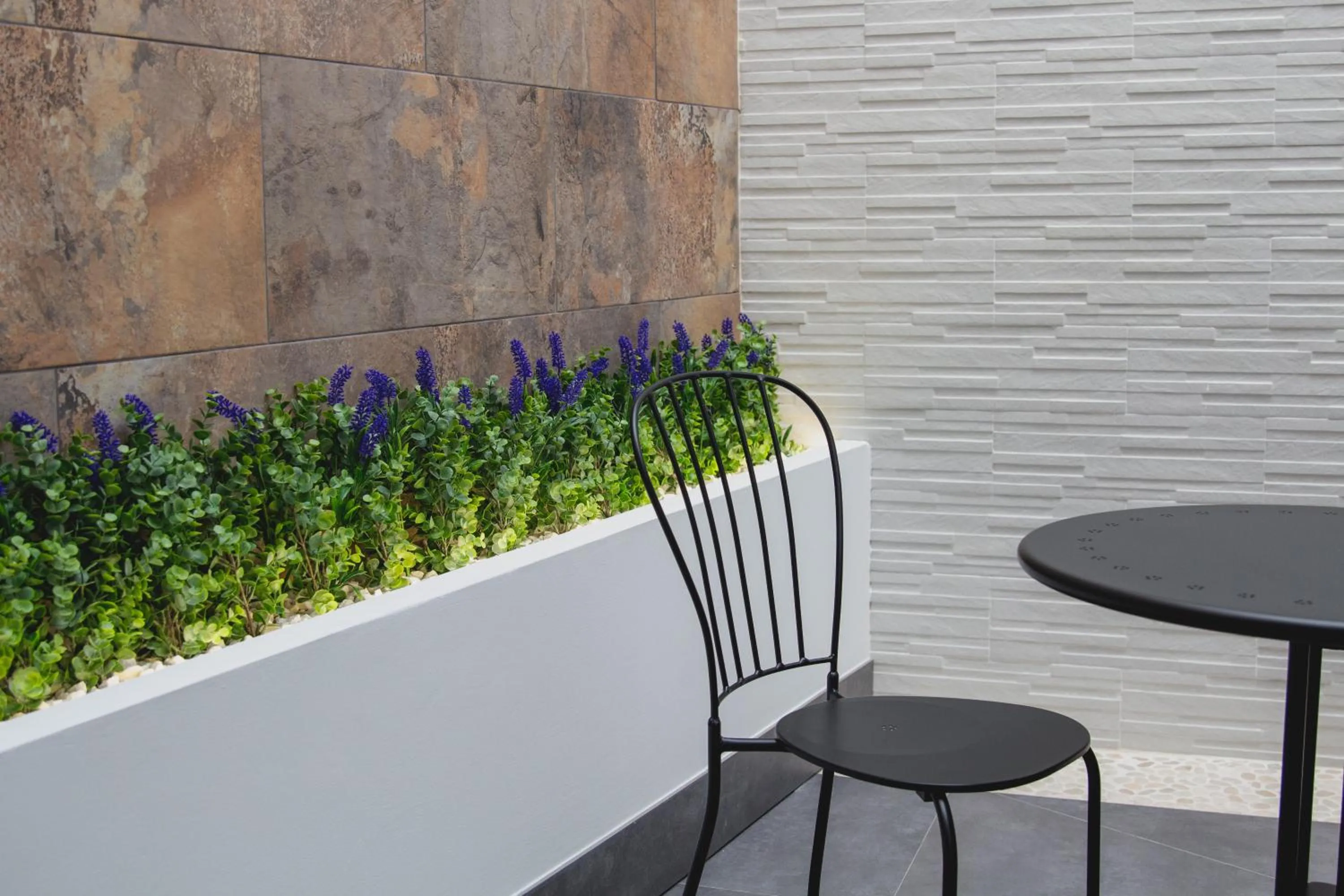 Patio in Welldone Antiquarium