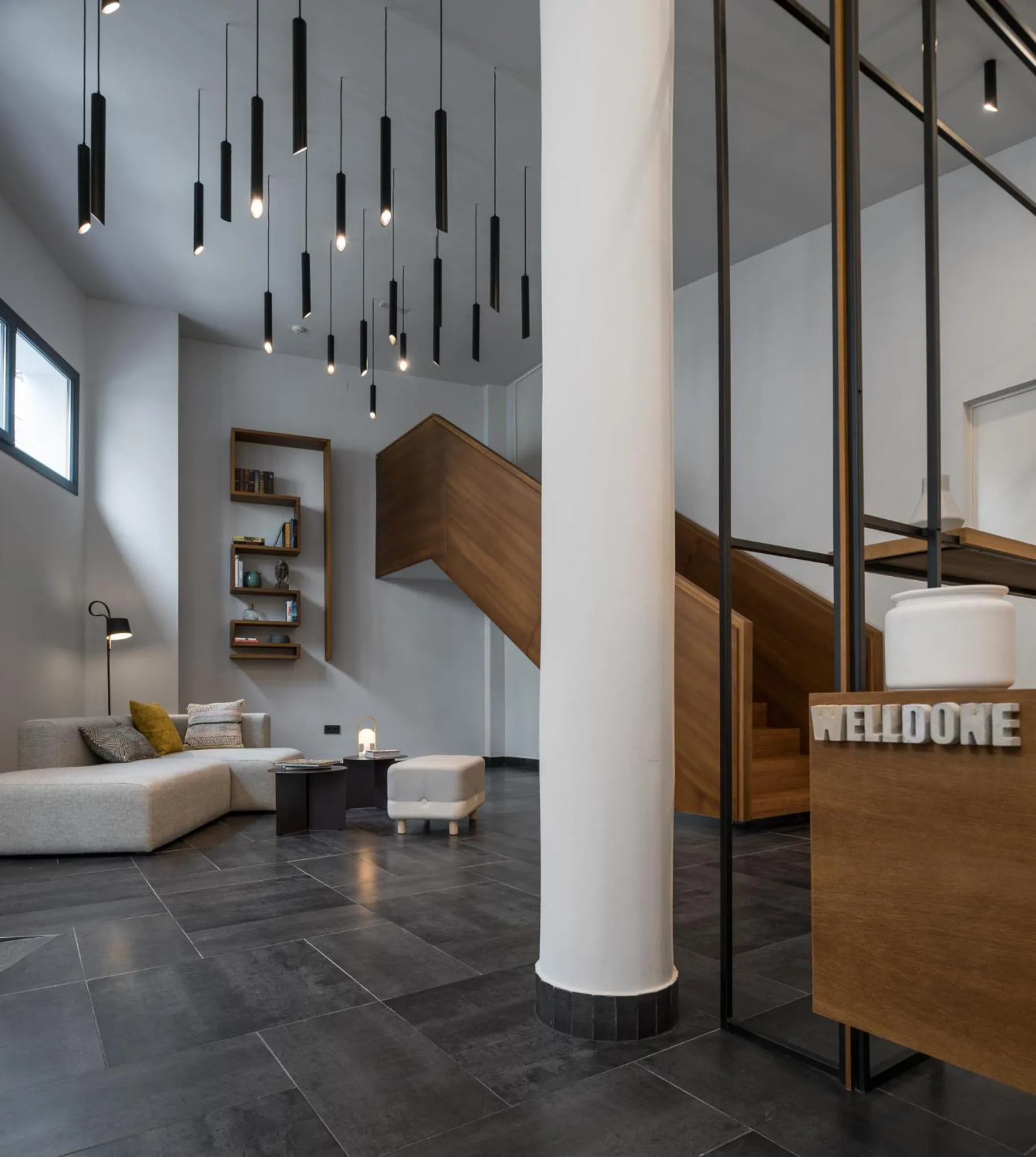 Lobby or reception in Welldone Antiquarium