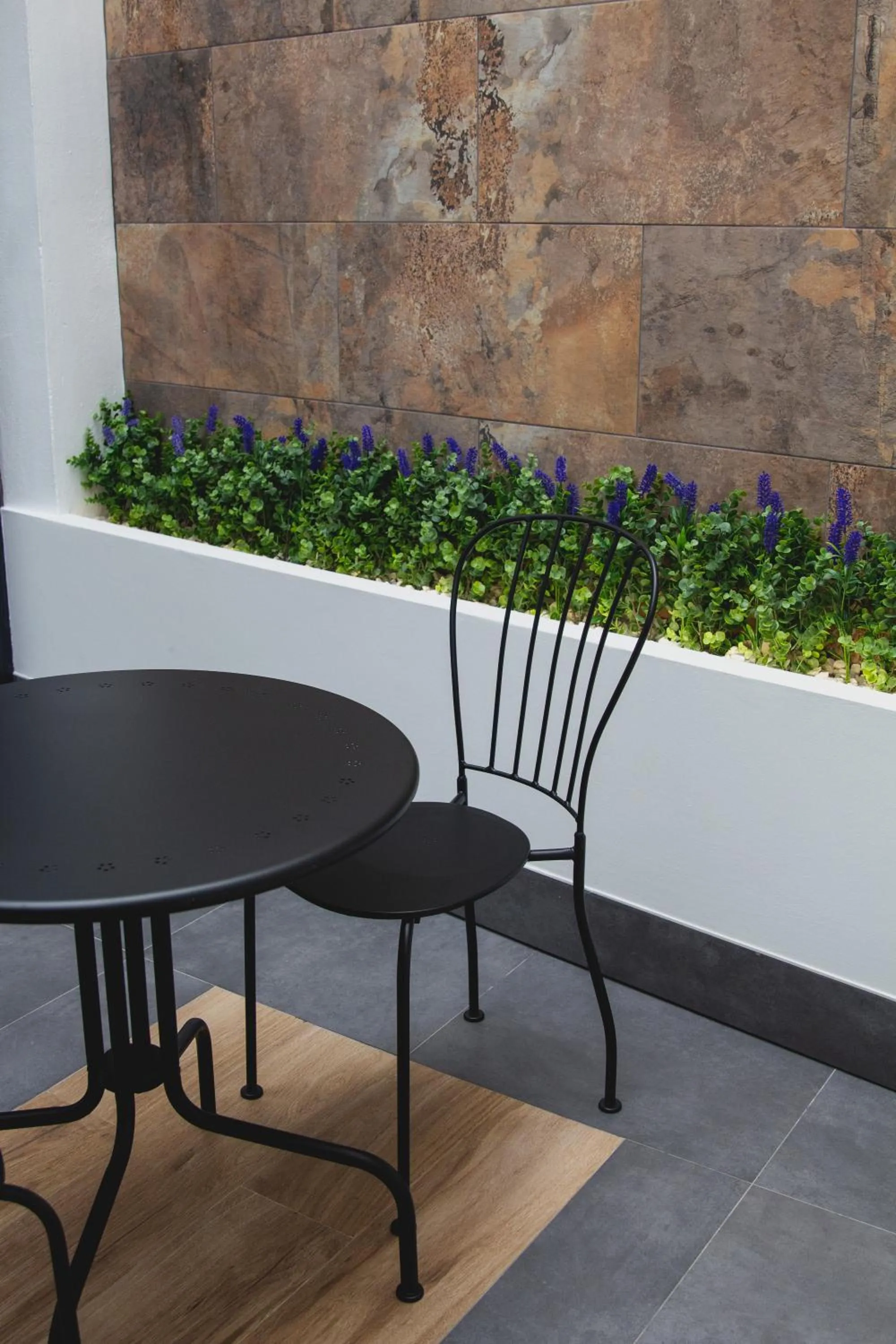 Patio in Welldone Antiquarium