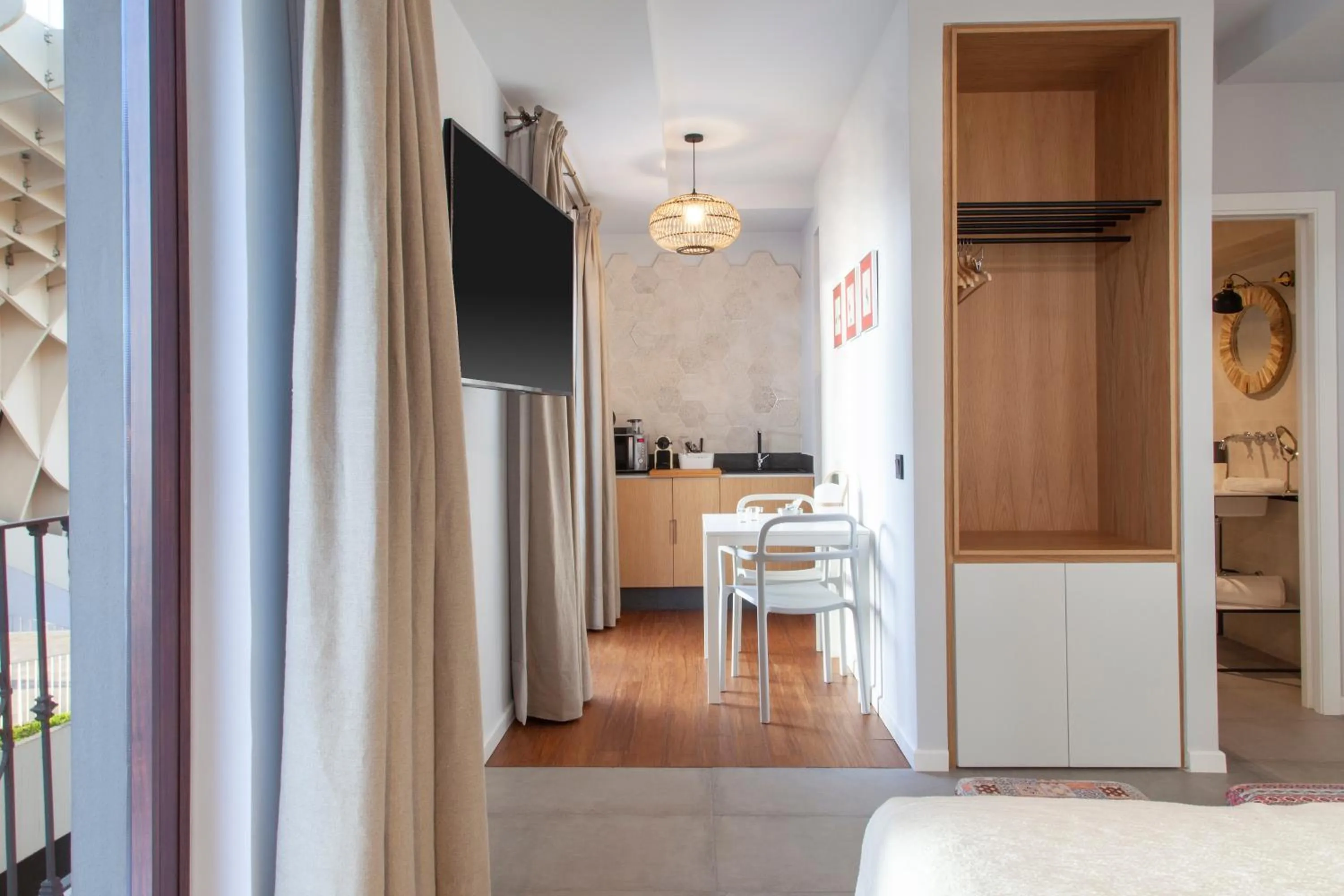 Bathroom, Bed in Welldone Metropol