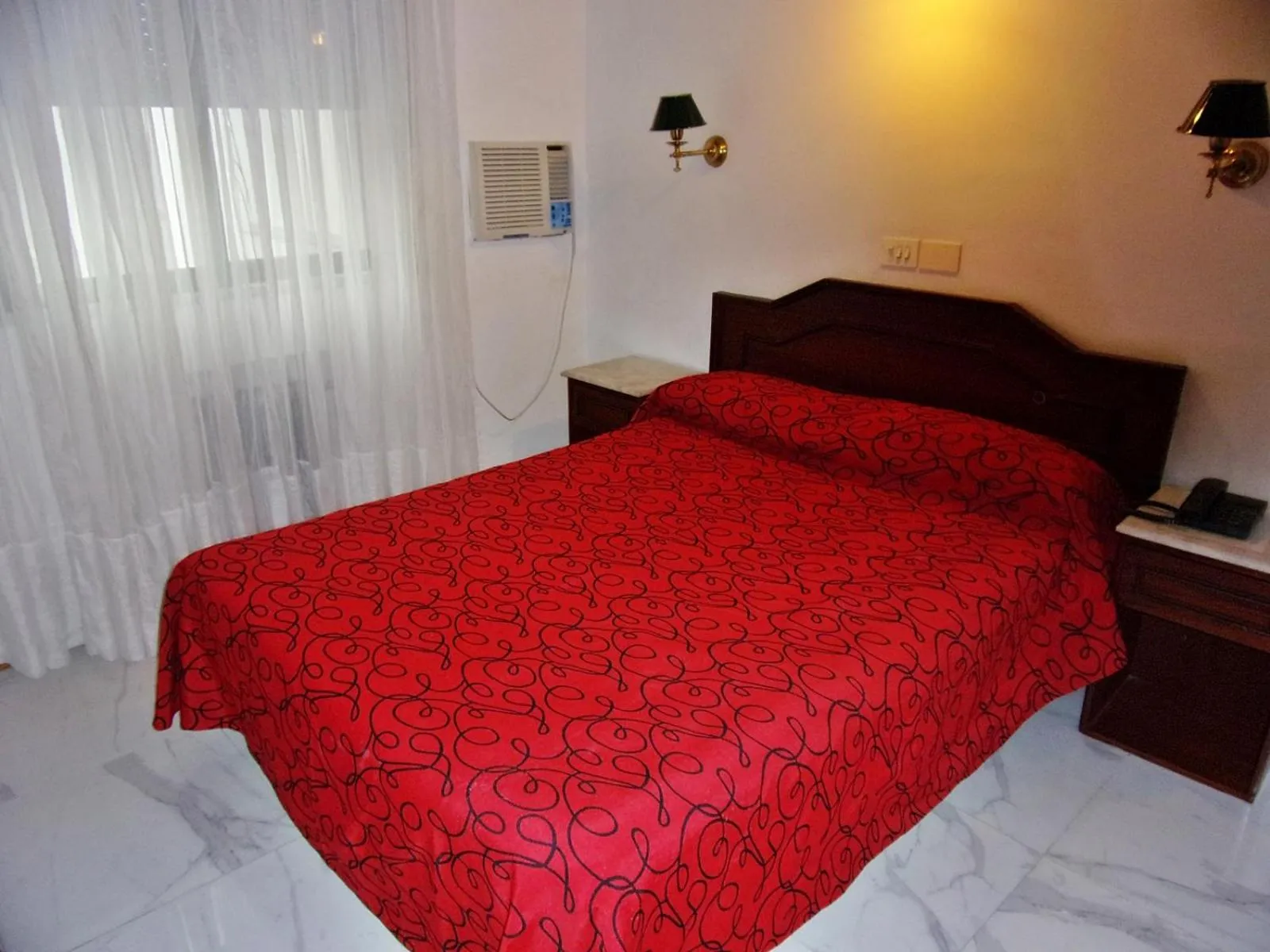 Photo of the whole room, Bed in Hotel Tres Sargentos