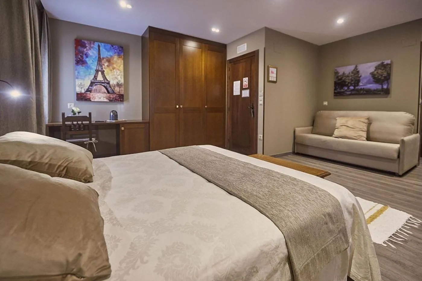 Decorative detail in Posada Araceli