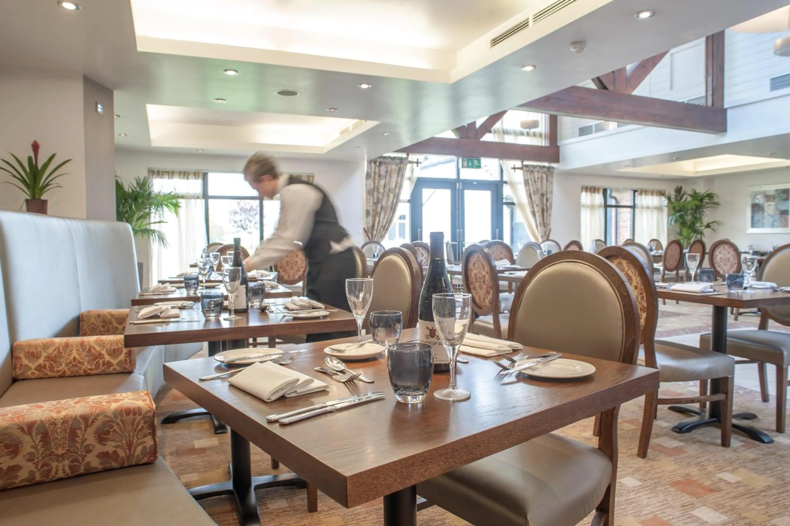 Restaurant/places to eat in Champneys Springs