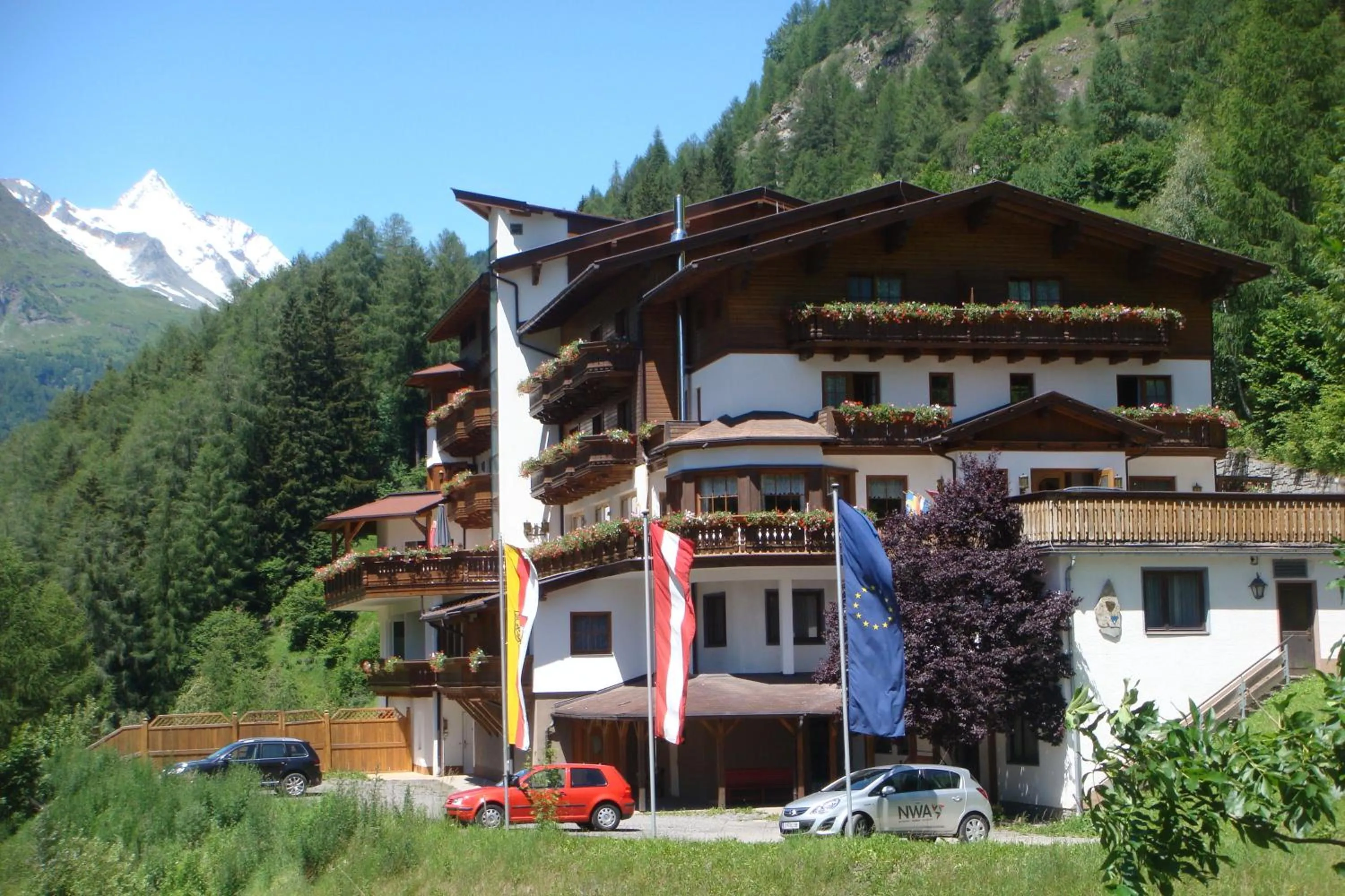 Facade/entrance in Alpin Panoramahotel Lärchenhof