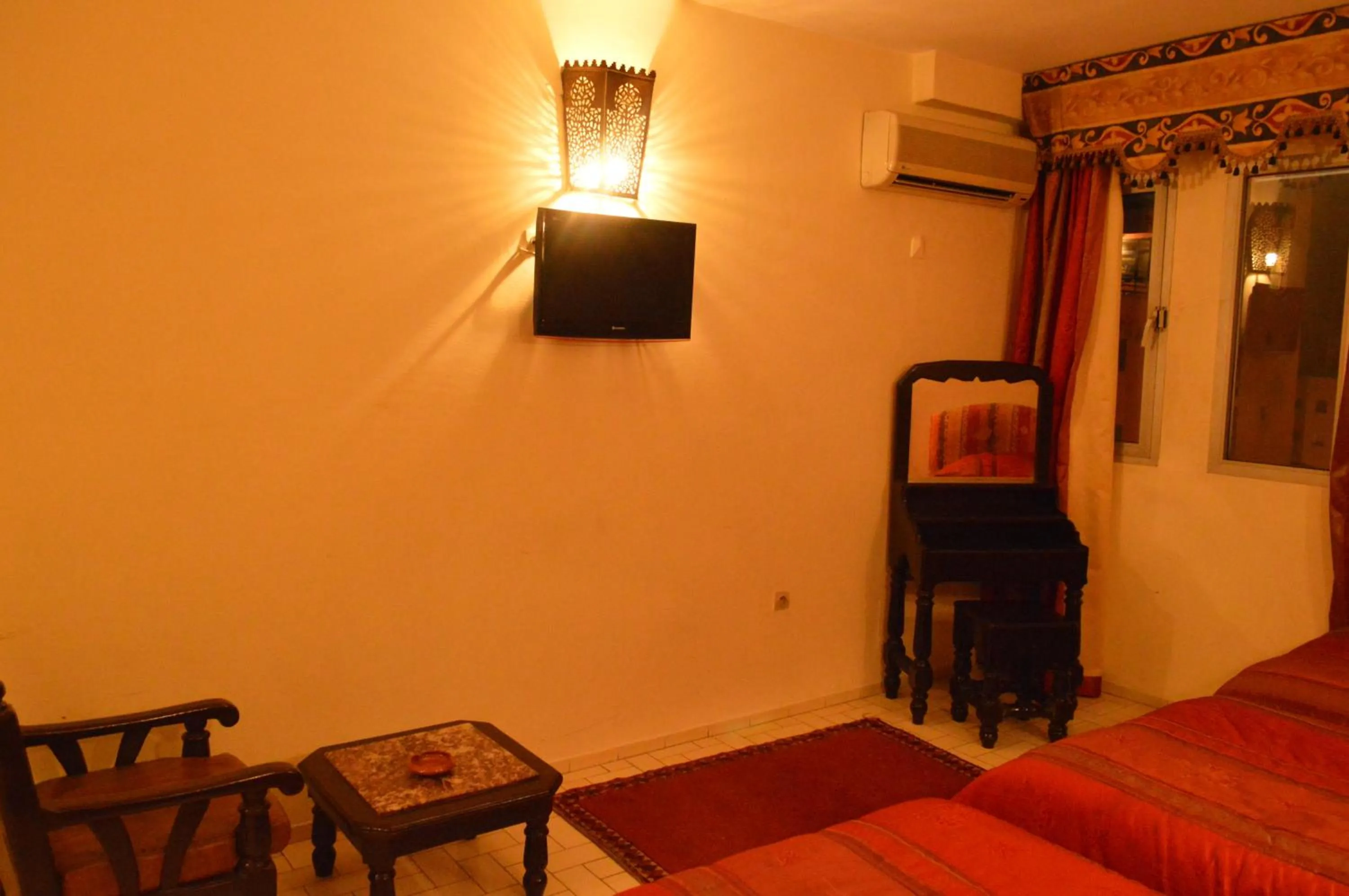 Bedroom, Bed in Hotel Amalay