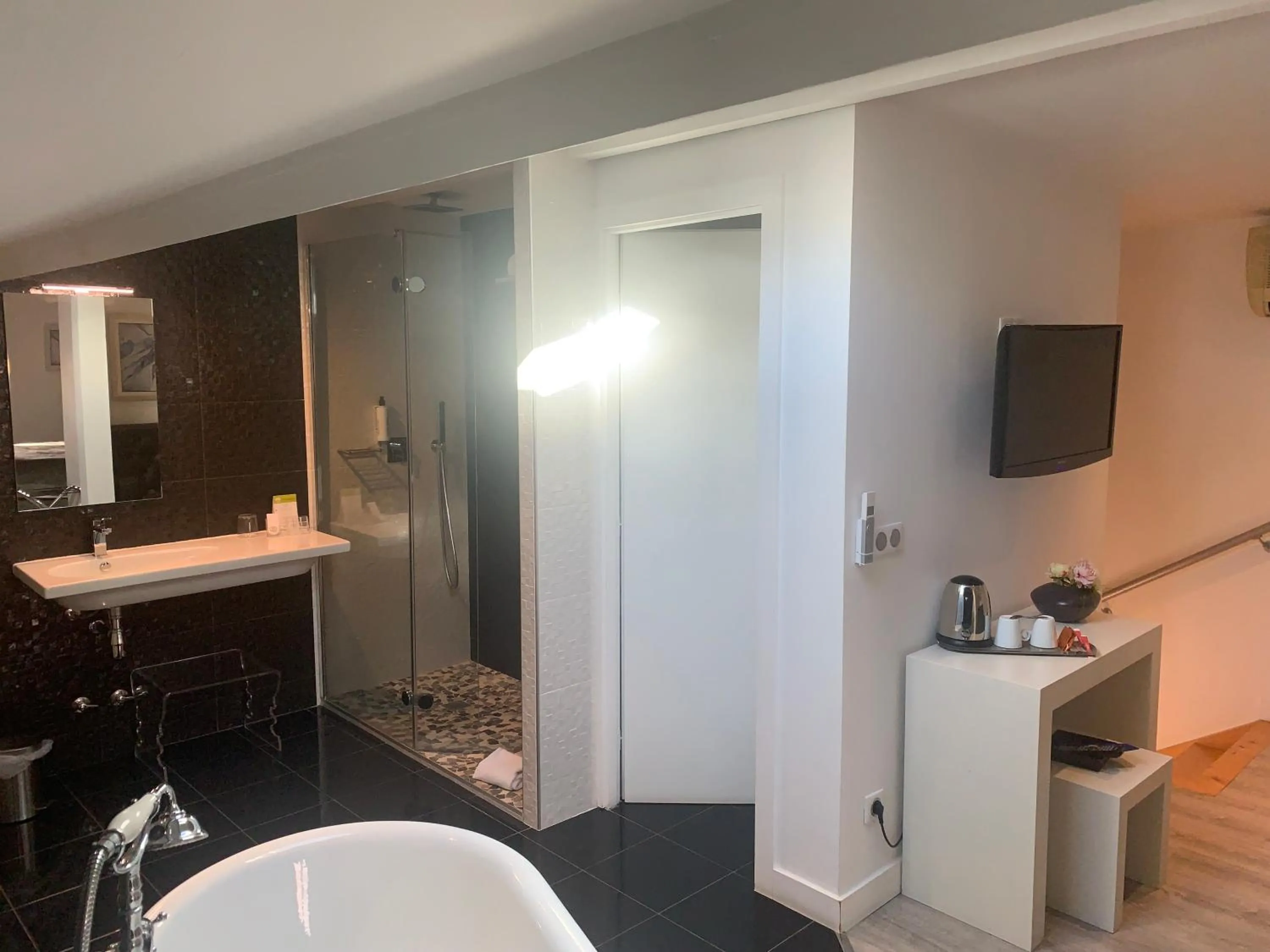 Bathroom in Les Criquets Hôtel & Spa