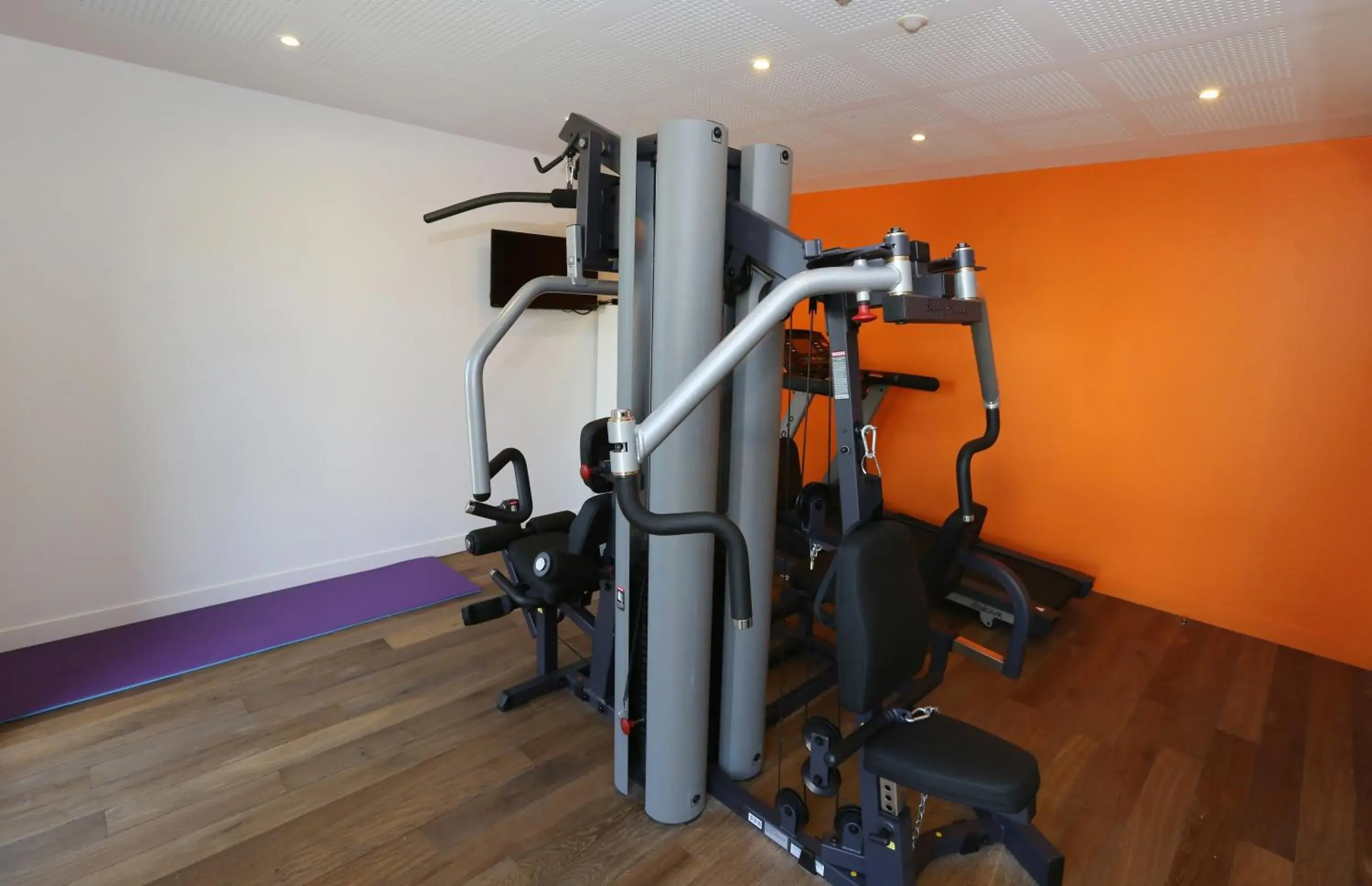 Fitness centre/facilities in Les Criquets Hôtel & Spa Fitness centre/facilities in Les Criquets Hôtel & Spa