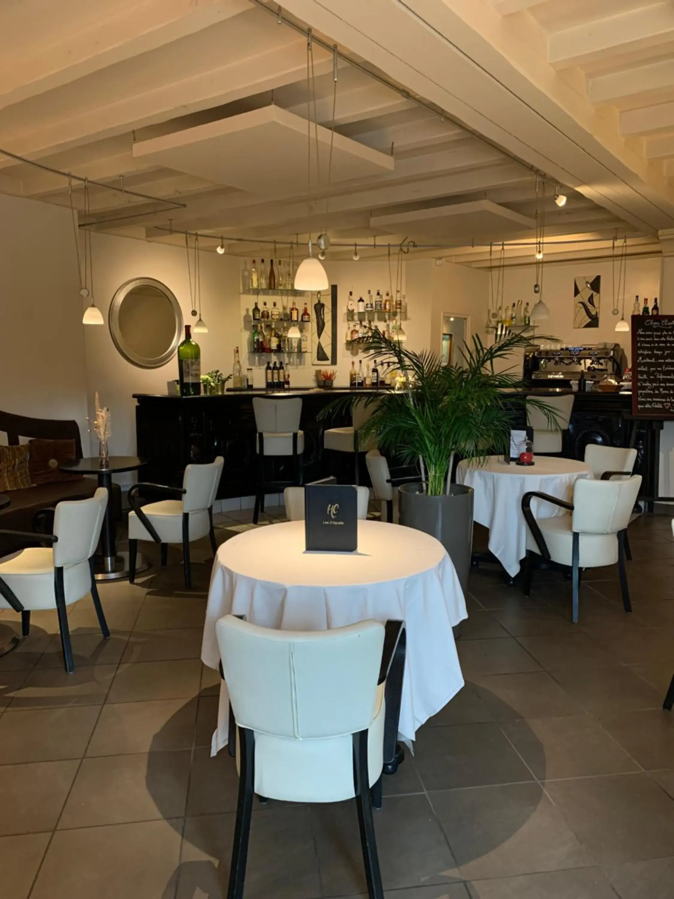 Lounge or bar in Les Criquets Hôtel & Spa Lounge or bar in Les Criquets Hôtel & Spa