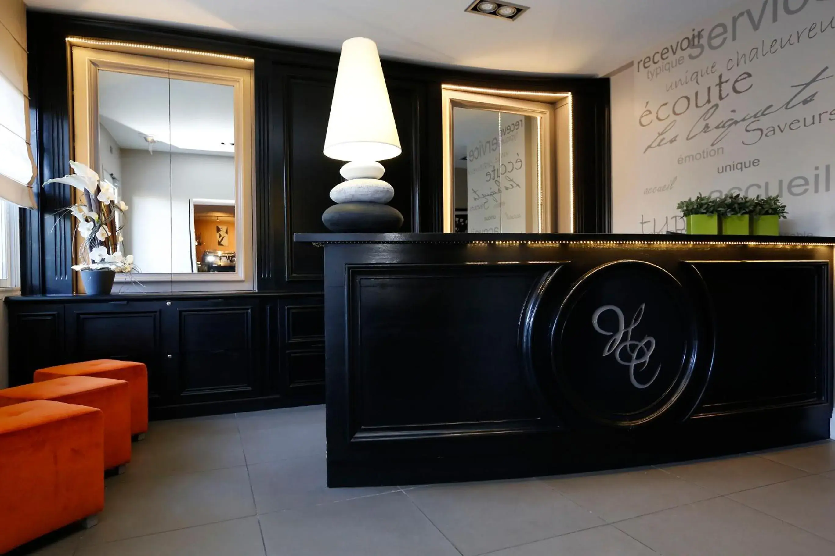 Lobby or reception in Les Criquets Hôtel & Spa Lobby or reception in Les Criquets Hôtel & Spa