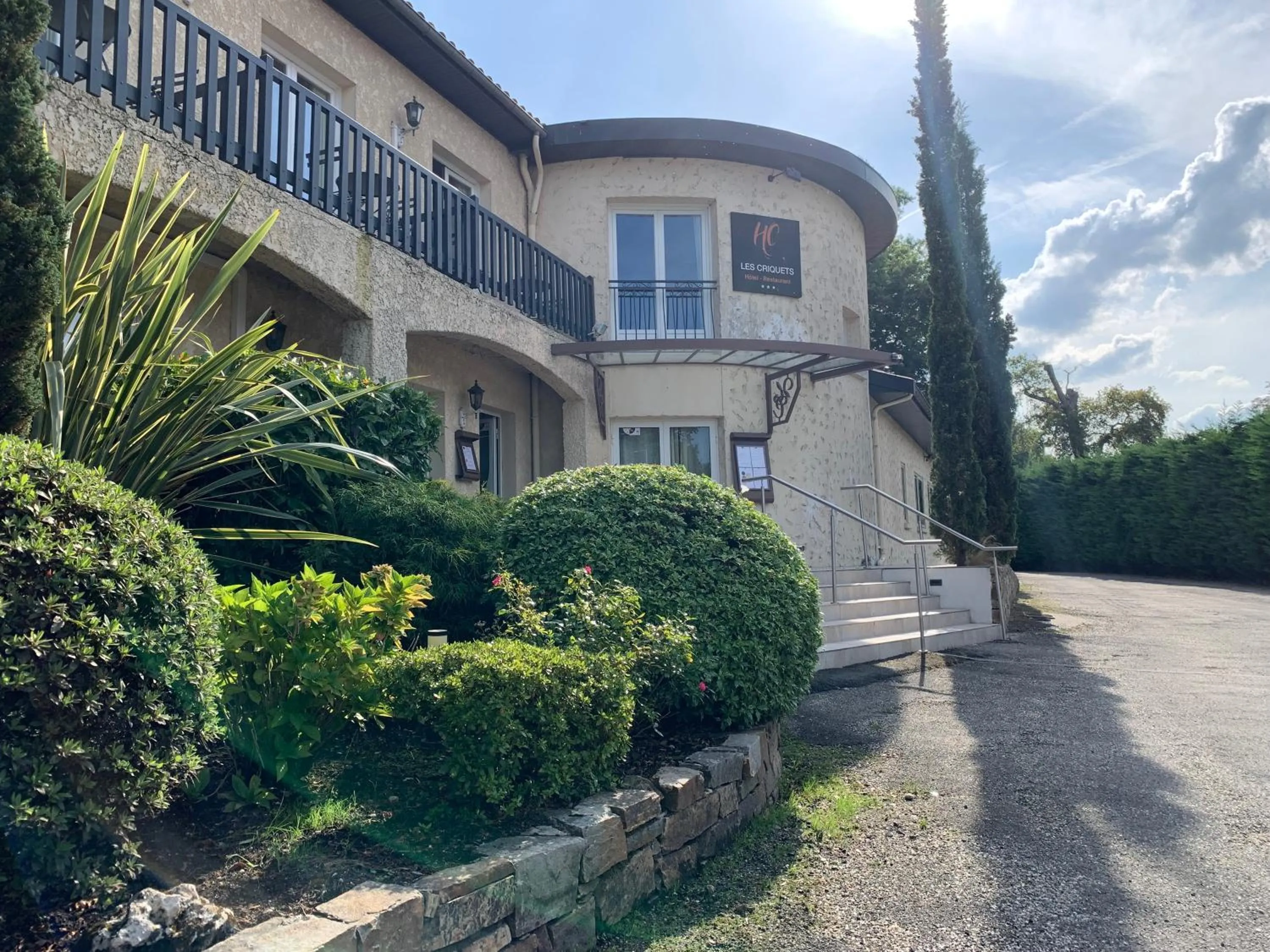 Facade/entrance in Les Criquets Hôtel & Spa