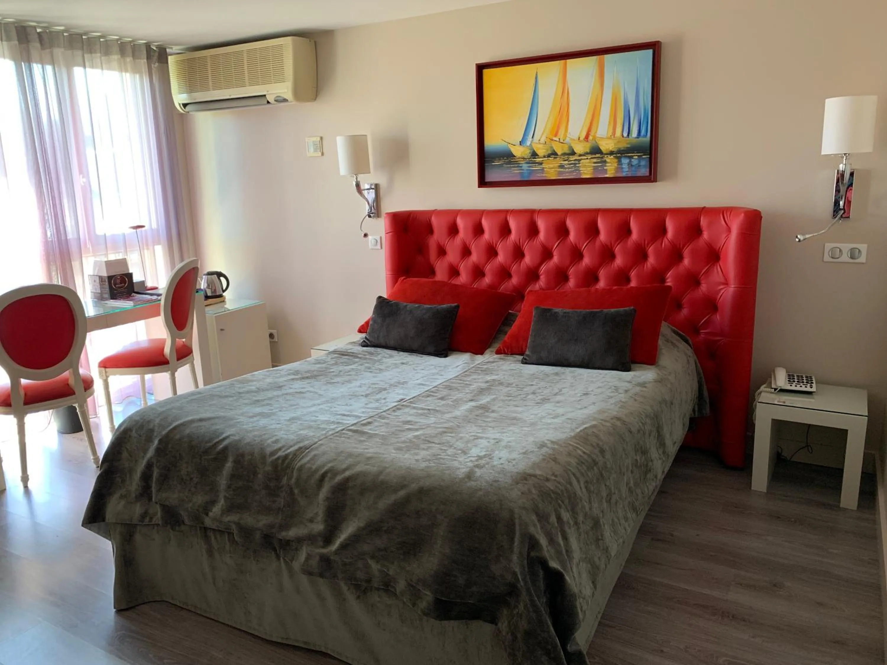 Bedroom, Bed in Les Criquets Hôtel & Spa