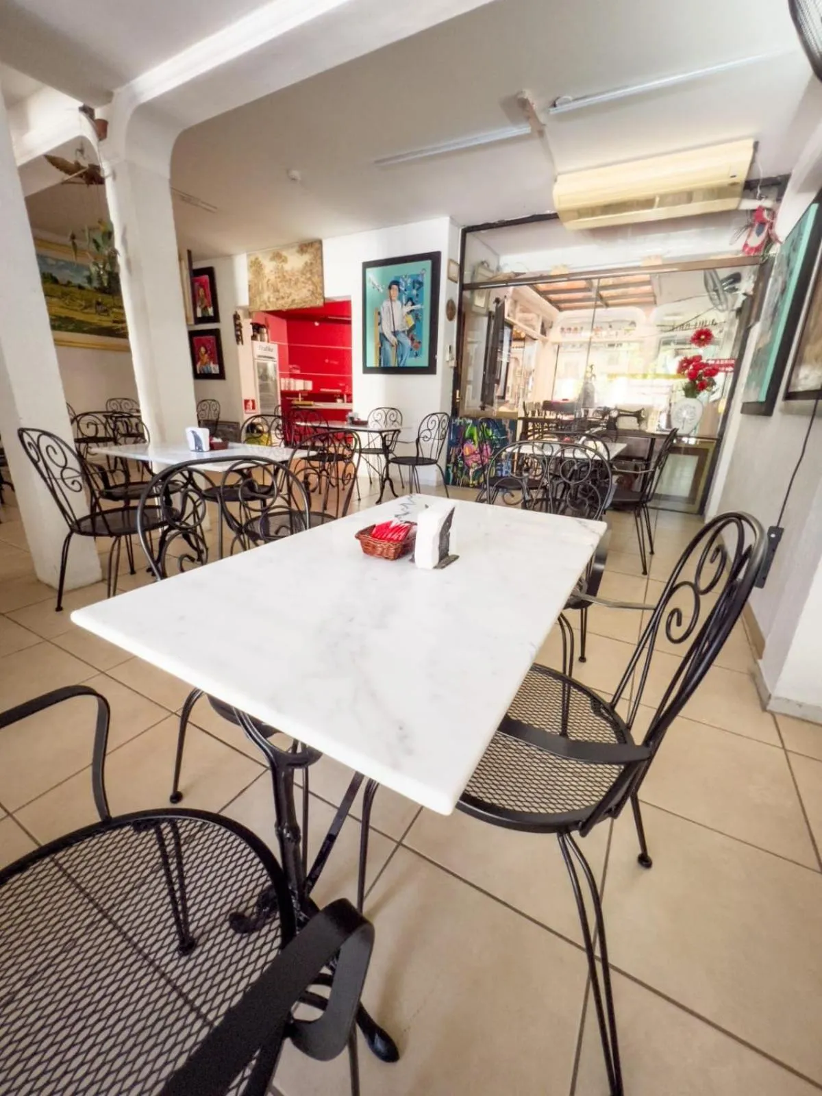Dining area in ApartHotel Maison Suisse