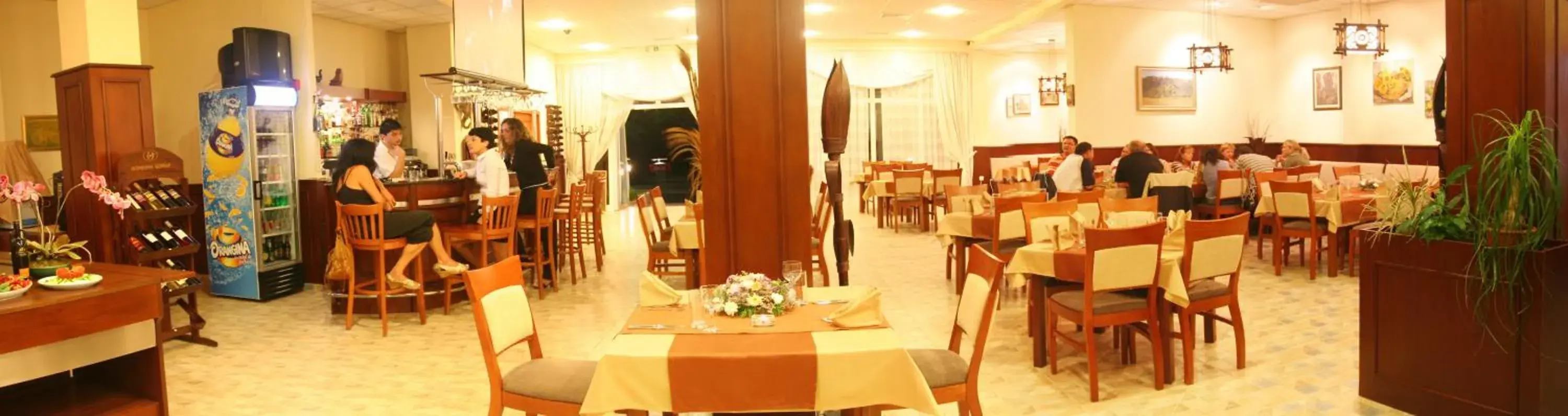 Restaurant/places to eat in Joya Park Hotel Restaurant/places to eat in Joya Park Hotel