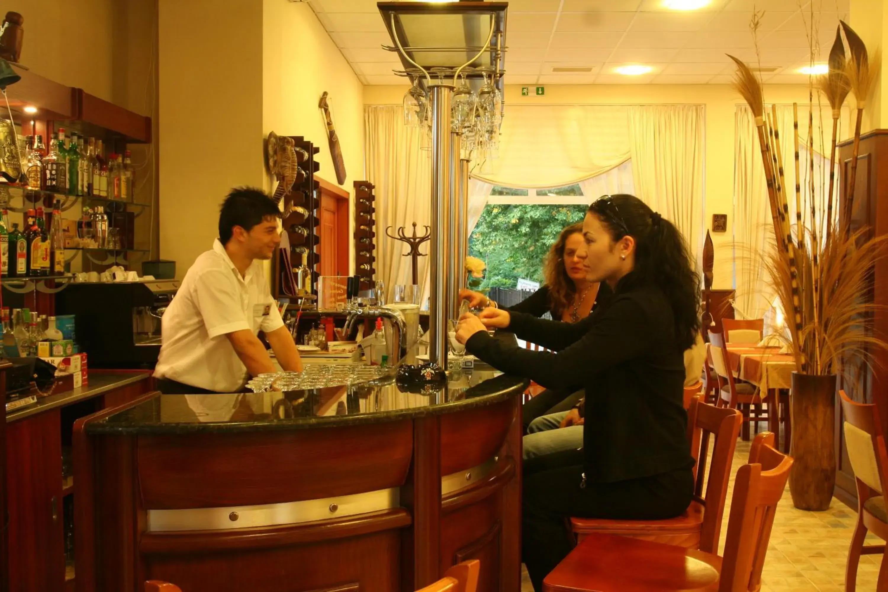 Restaurant/places to eat in Joya Park Hotel Restaurant/places to eat in Joya Park Hotel