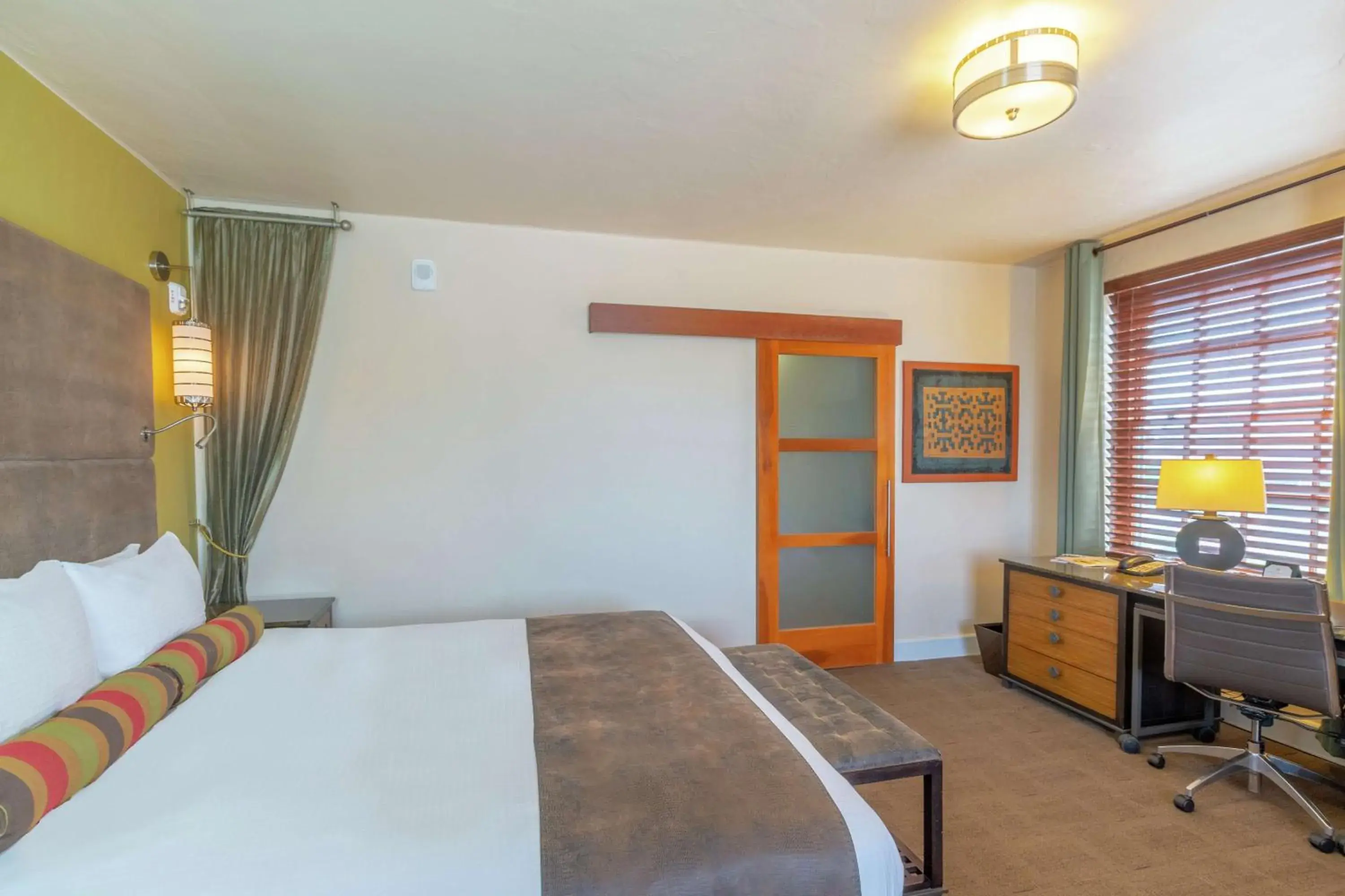 Bedroom, Bed in Hotel Andaluz Albuquerque, Curio Collection By Hilton Bedroom, Bed in Hotel Andaluz Albuquerque, Curio Collection By Hilton
