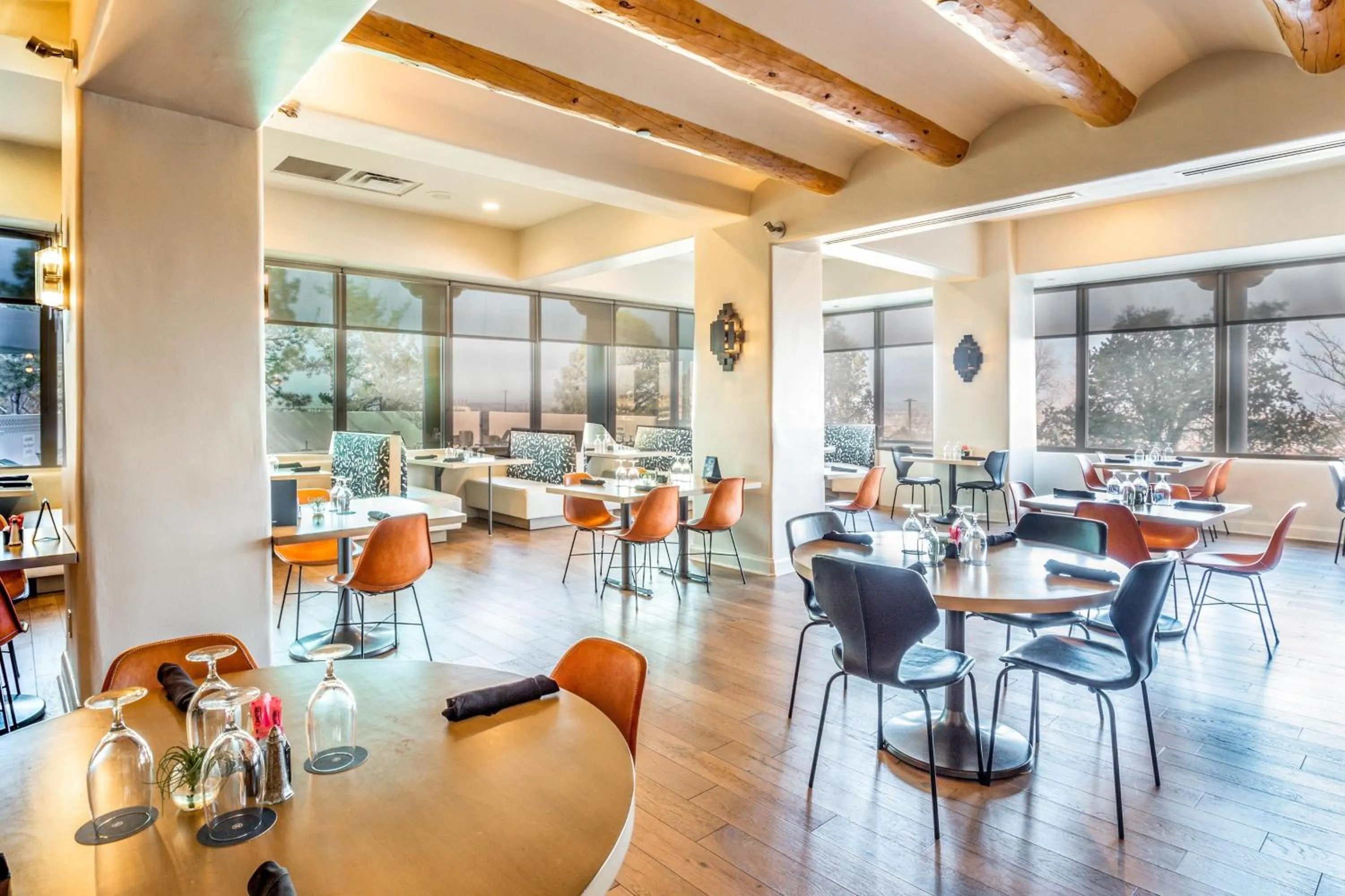 Restaurant/places to eat in Sheraton Albuquerque Airport Hotel