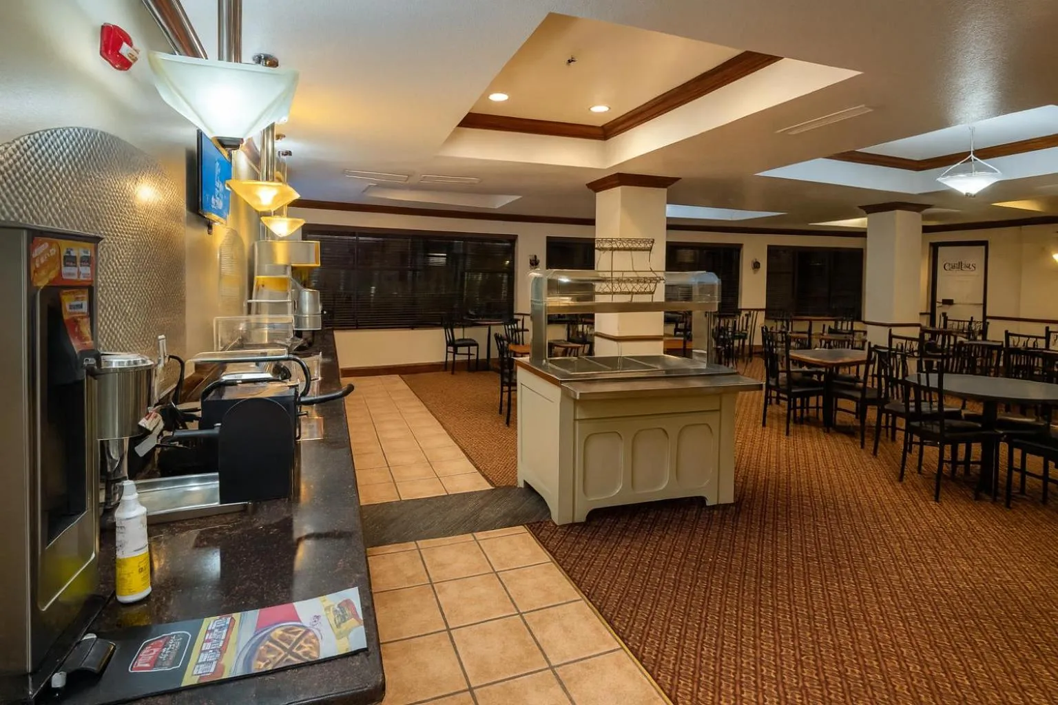 Restaurant/places to eat in Stay USA Hotel and Suites