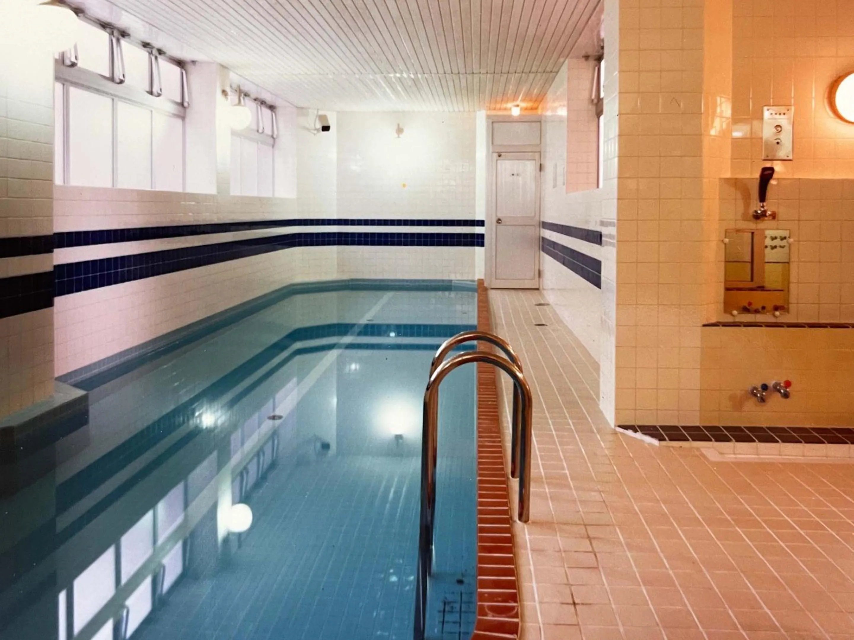 Swimming pool in Guesthouse Otaru Wanokaze