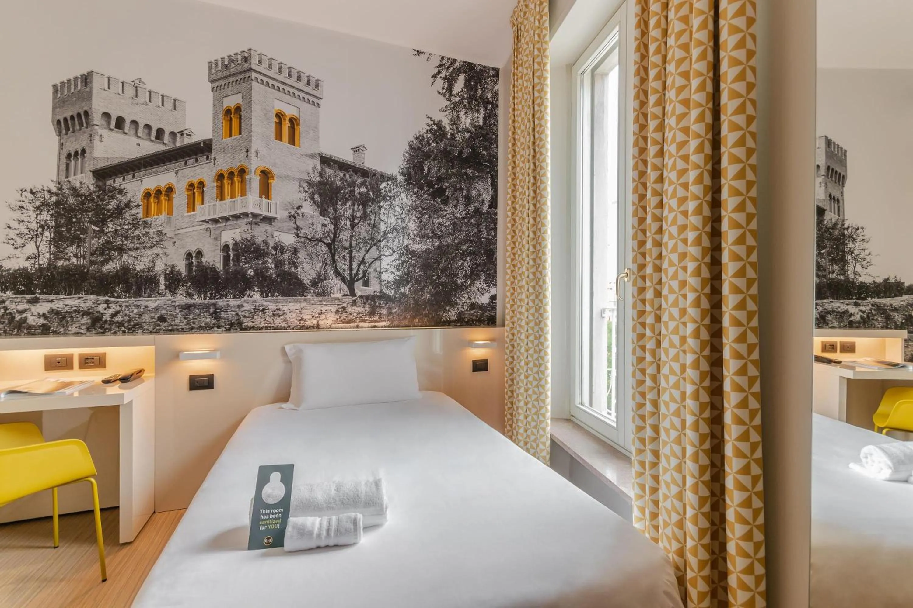 Photo of the whole room, Bed in B&B Hotel Treviso