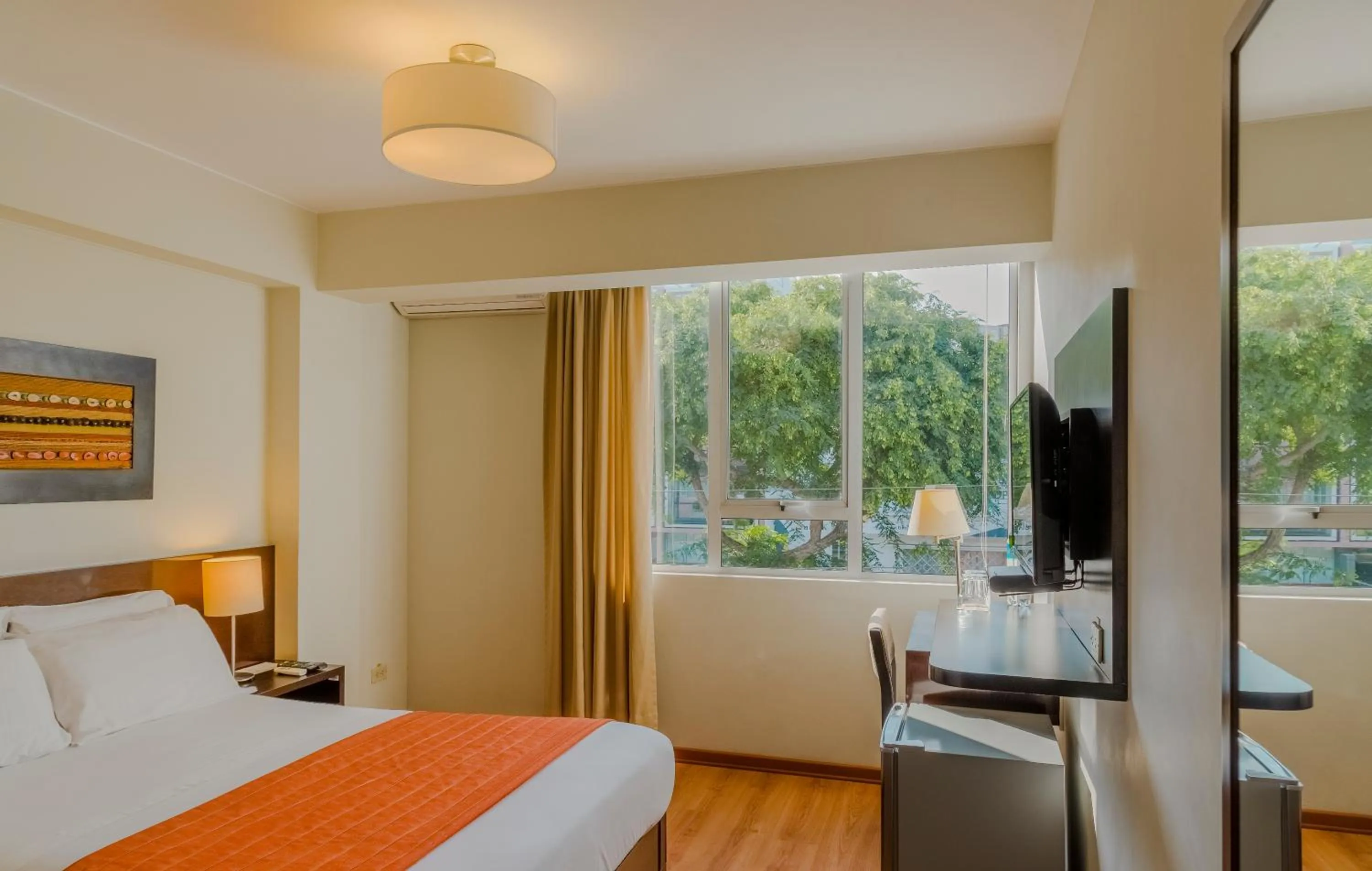 Bedroom, Bed in Girasoles Hotel