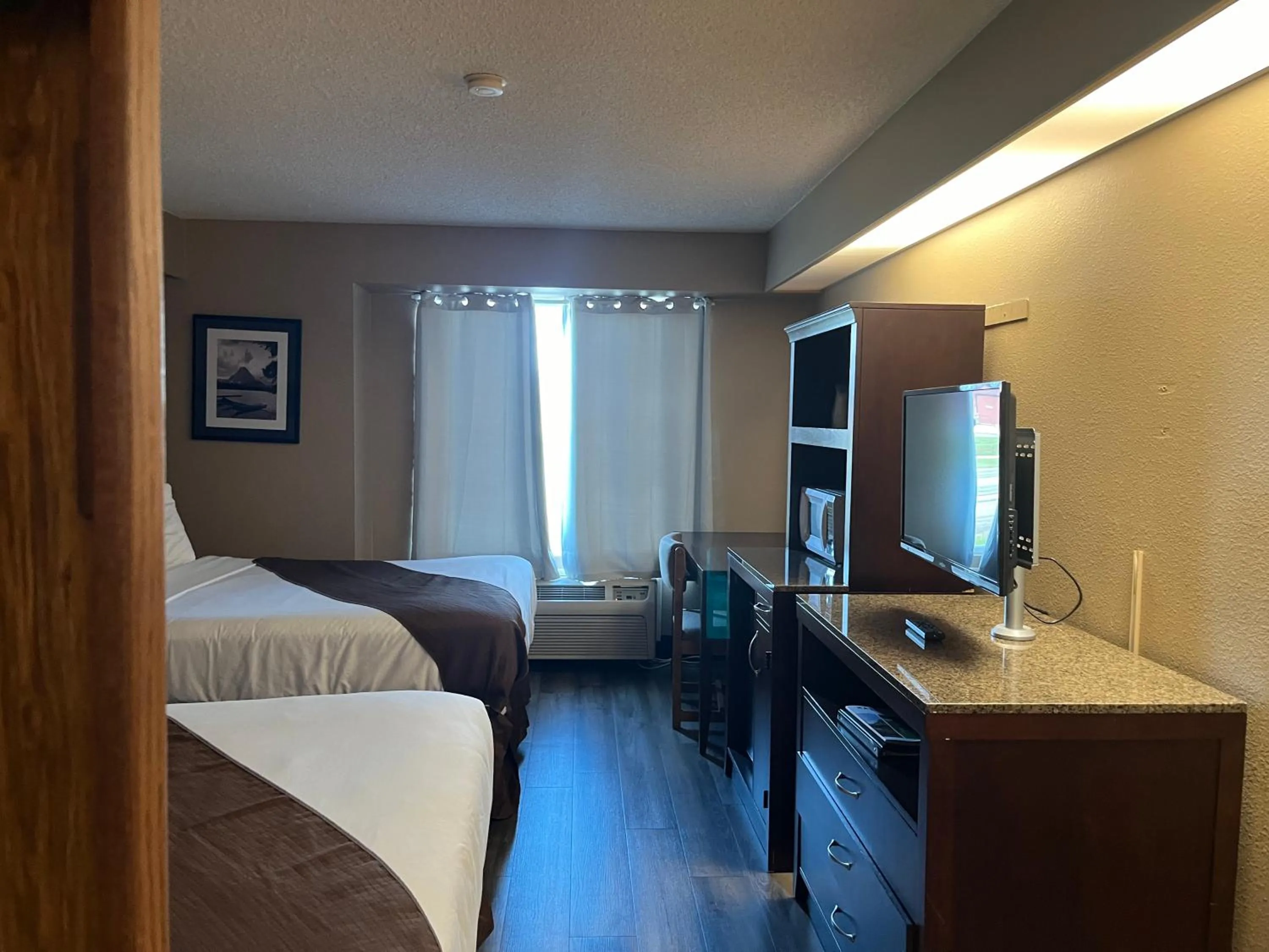 Bed in Americas Best Value Inn Kalispell