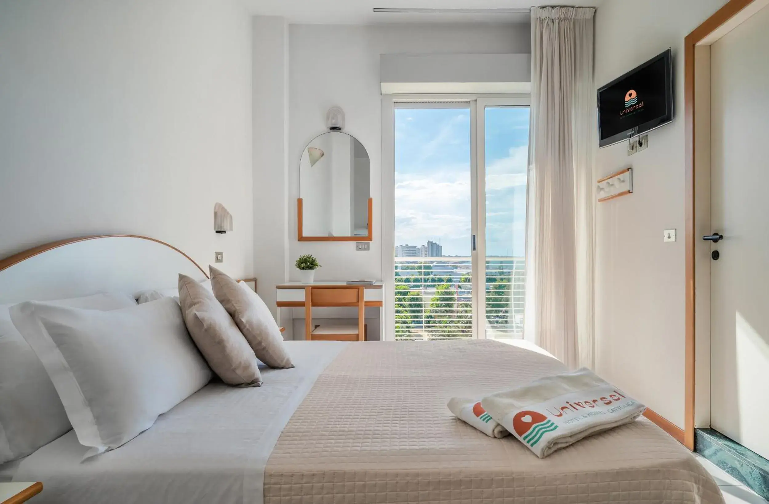 Double or Twin Room with Balcony in Hotel Universal Double or Twin Room with Balcony in Hotel Universal