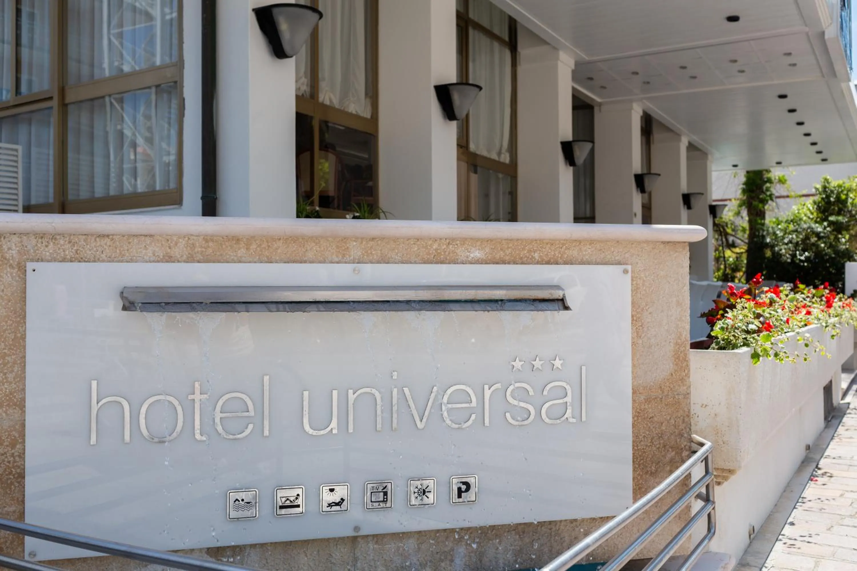 Facade/entrance in Hotel Universal