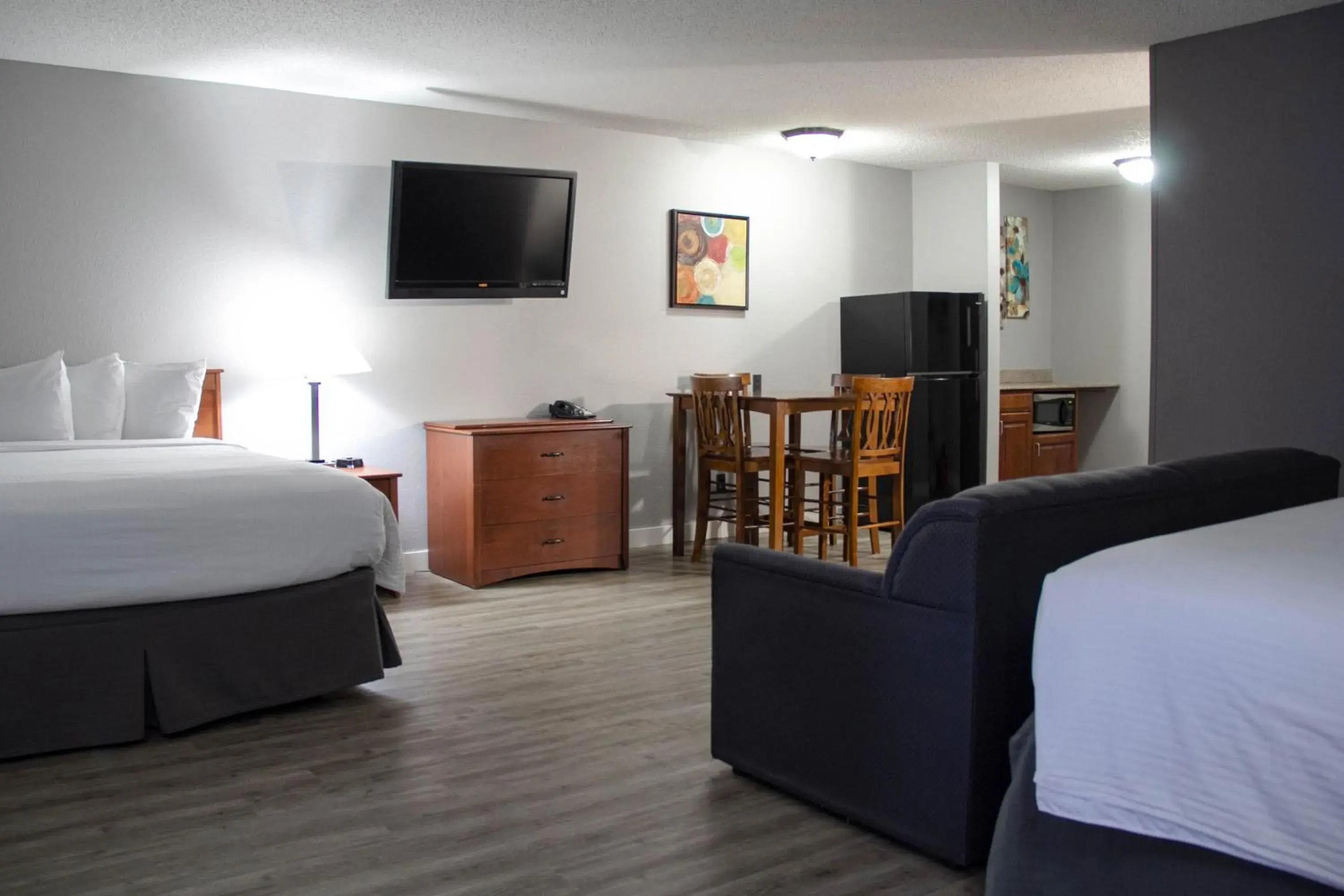 Bedroom, Bed in New Victorian Inn - Sioux City Bedroom, Bed in New Victorian Inn - Sioux City