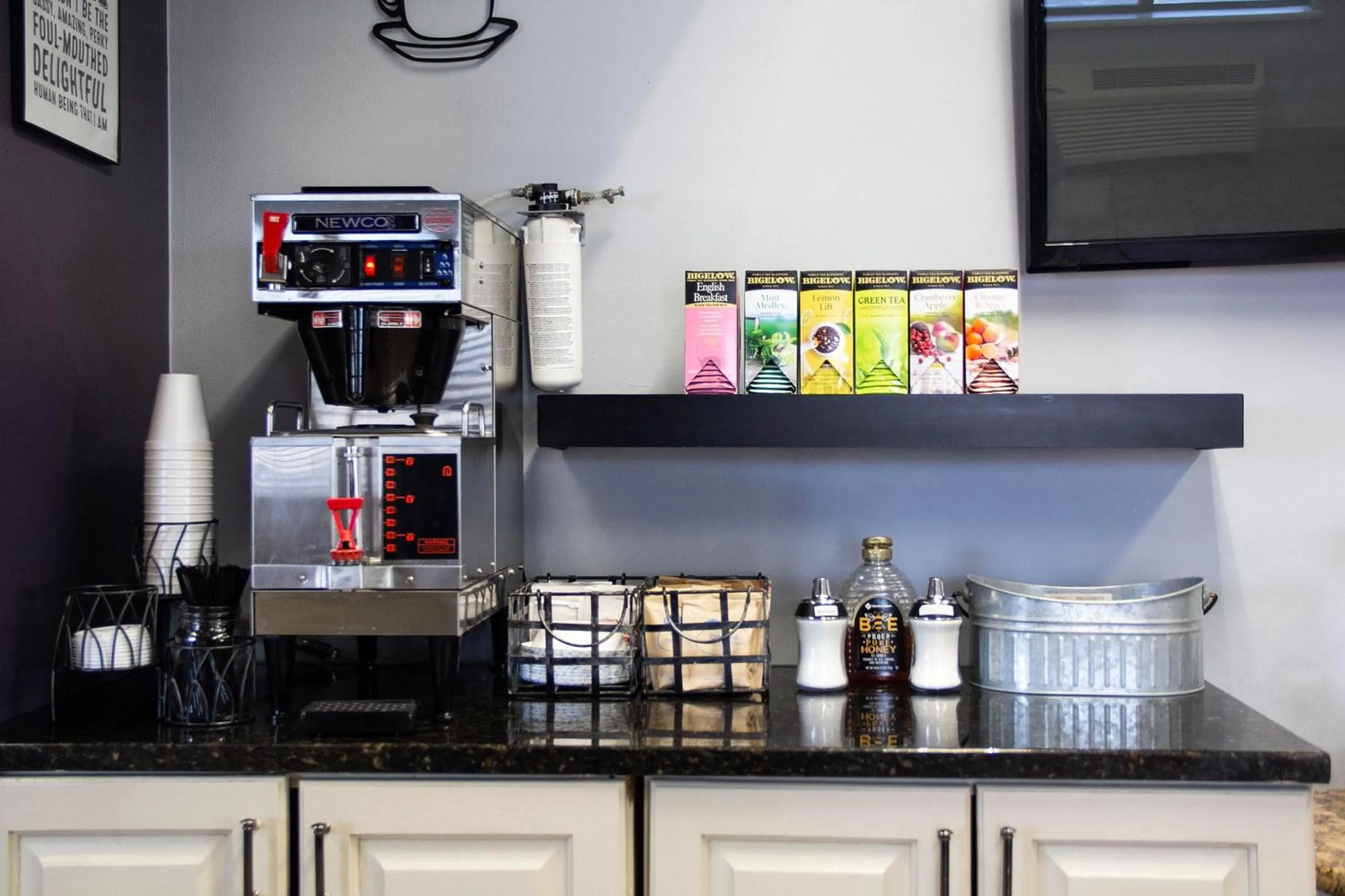 Breakfast in New Victorian Inn - Sioux City