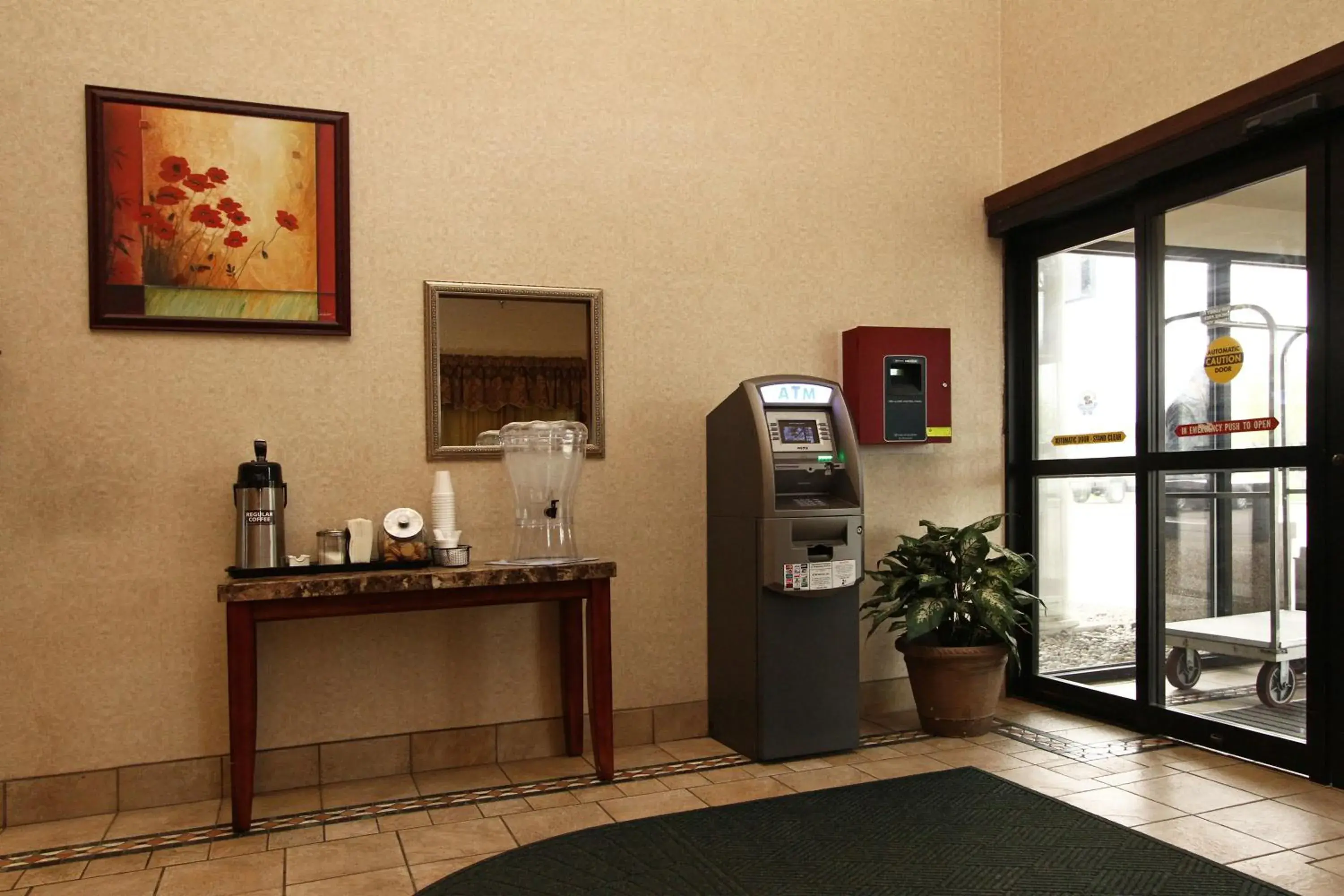 Lobby or reception in New Victorian Inn - Sioux City Lobby or reception in New Victorian Inn - Sioux City