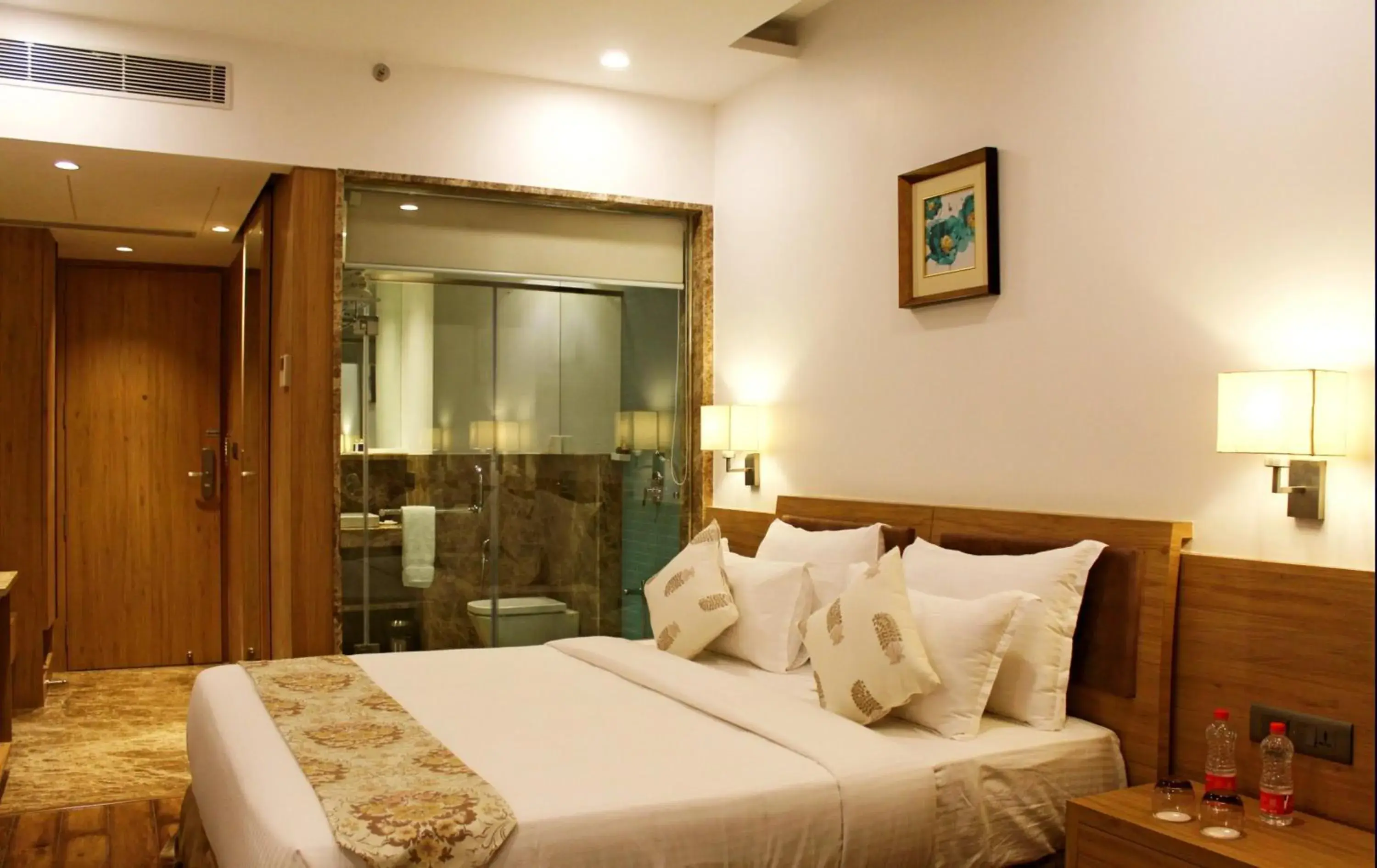 Deluxe King Room in SKK Blu Hotel & Spa Deluxe King Room in SKK Blu Hotel & Spa