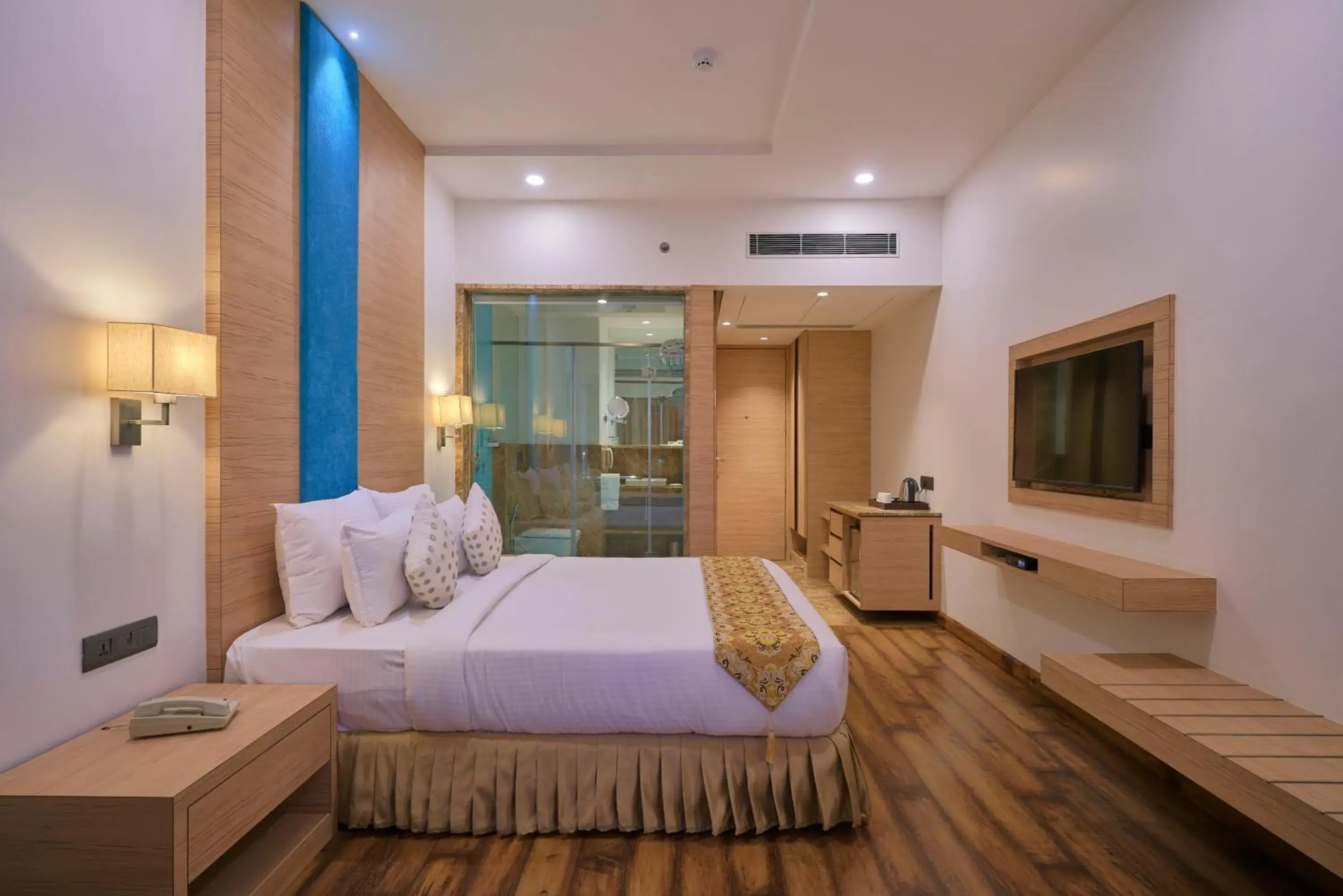 Photo of the whole room, Bed in SKK Blu Hotel & Spa Photo of the whole room, Bed in SKK Blu Hotel & Spa