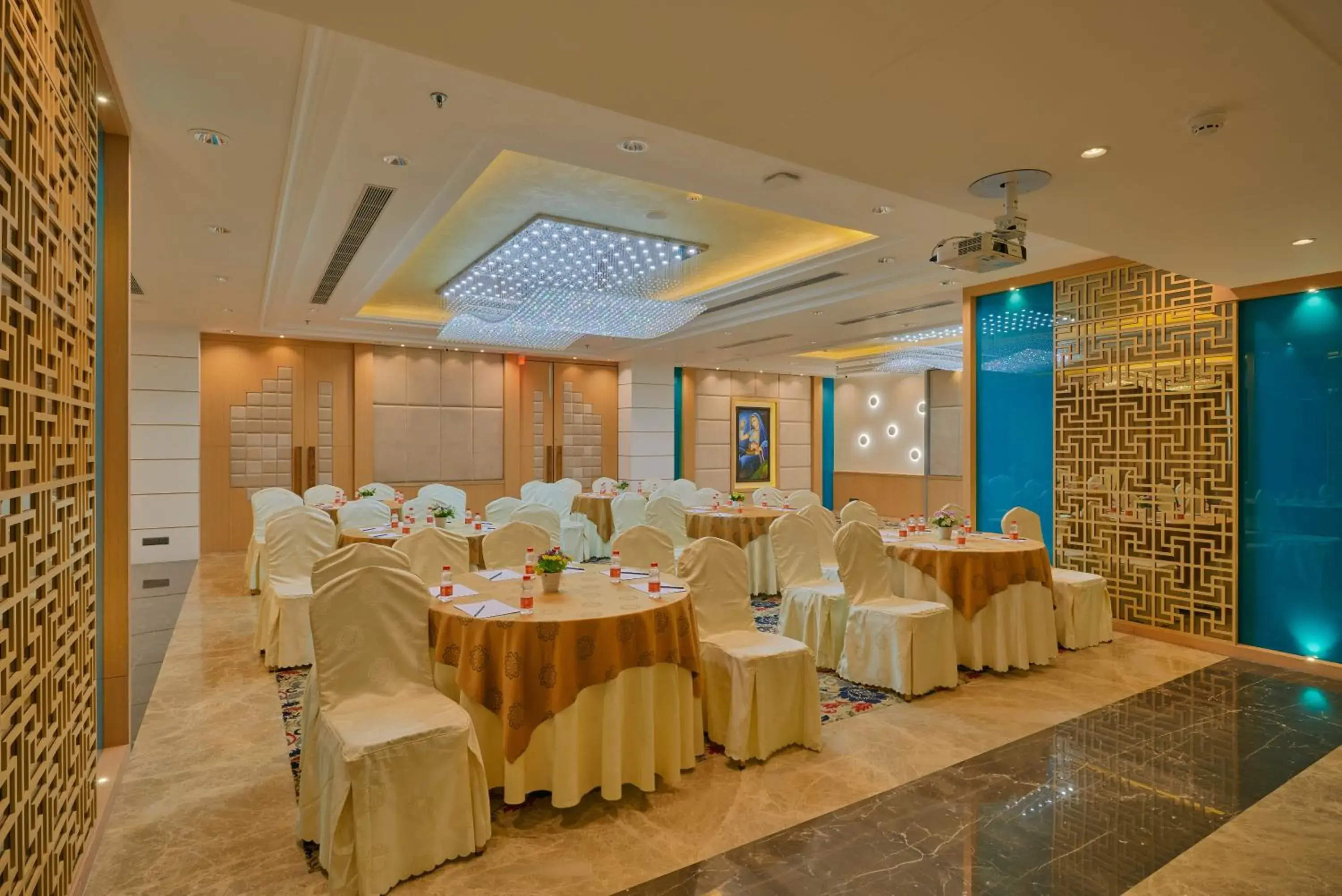 Restaurant/places to eat in SKK Blu Hotel & Spa Restaurant/places to eat in SKK Blu Hotel & Spa