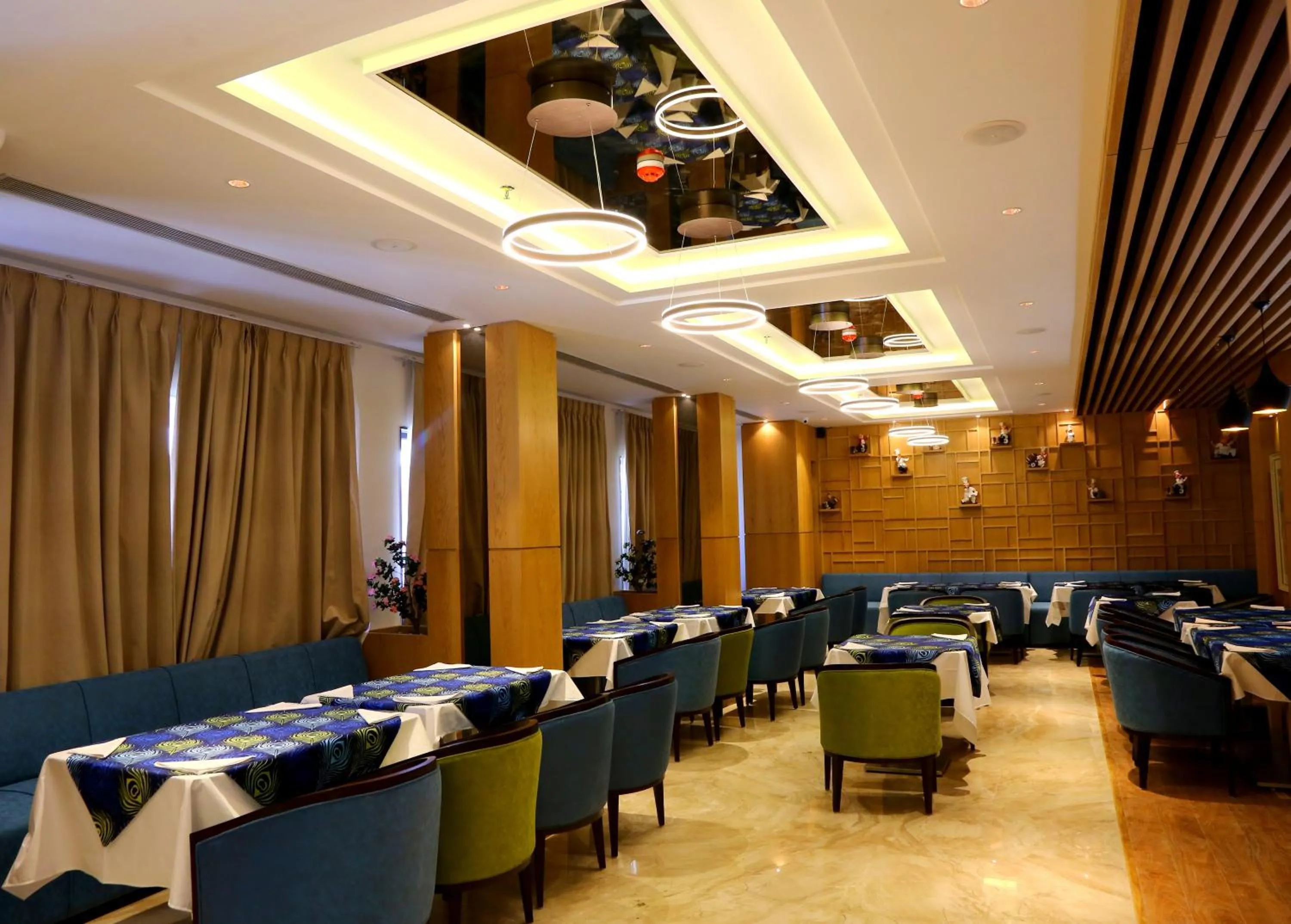 Restaurant/places to eat in SKK Blu Hotel & Spa