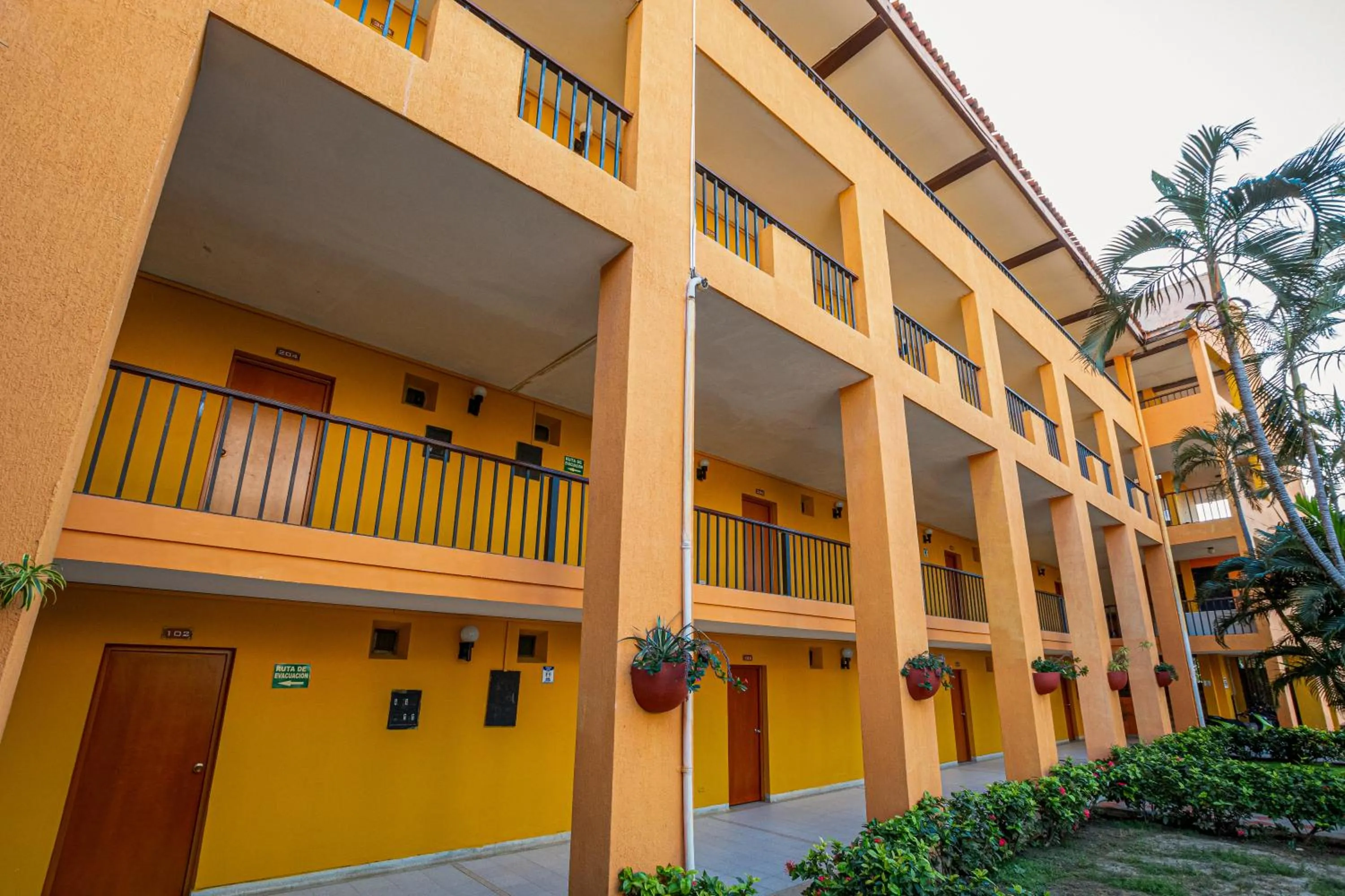 Facade/entrance in Hotel Palmarena Plaza Rodadero