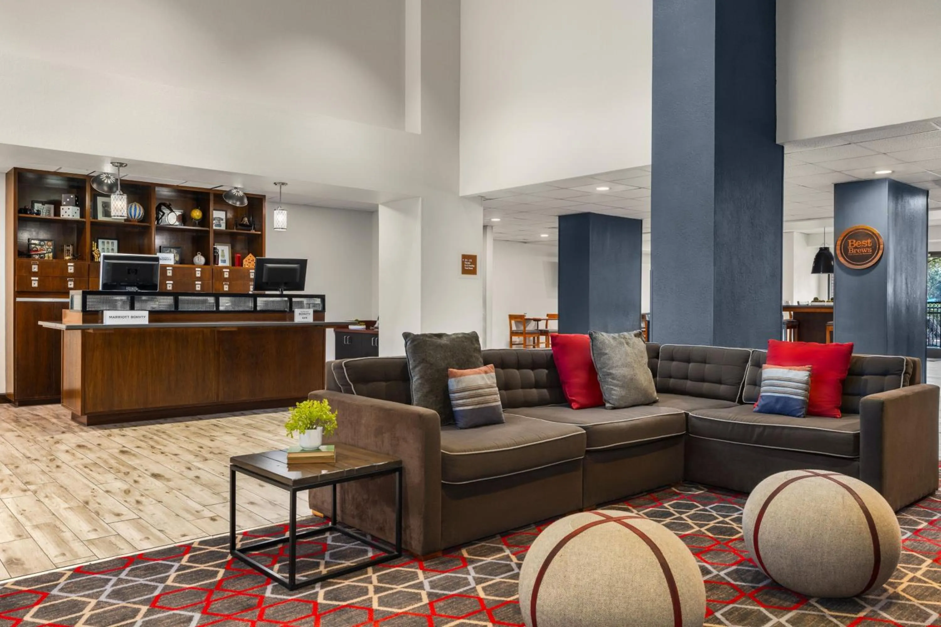 Lobby or reception in Four Points by Sheraton Greensboro Airport