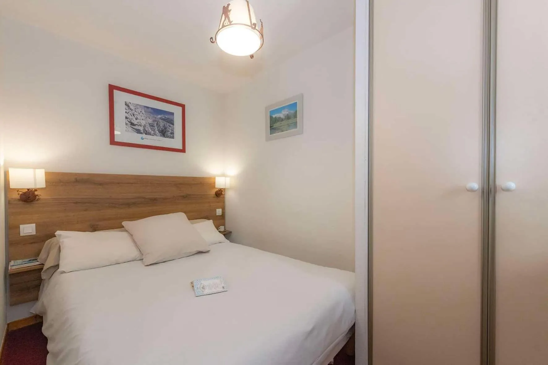 Photo of the whole room, Bed in Résidence Goélia Le Blanchot