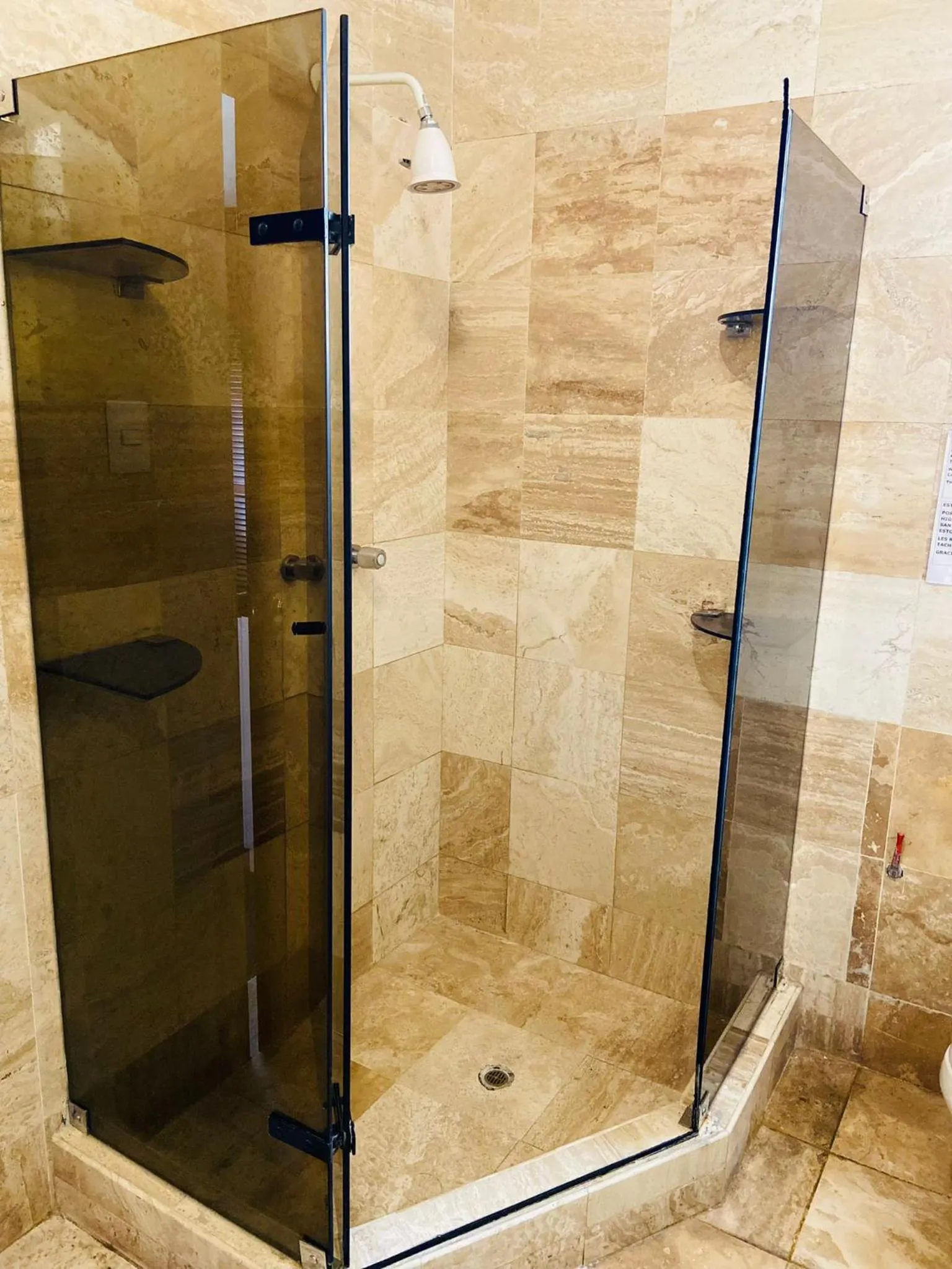 Shower in Peru Star Apart-Hotel