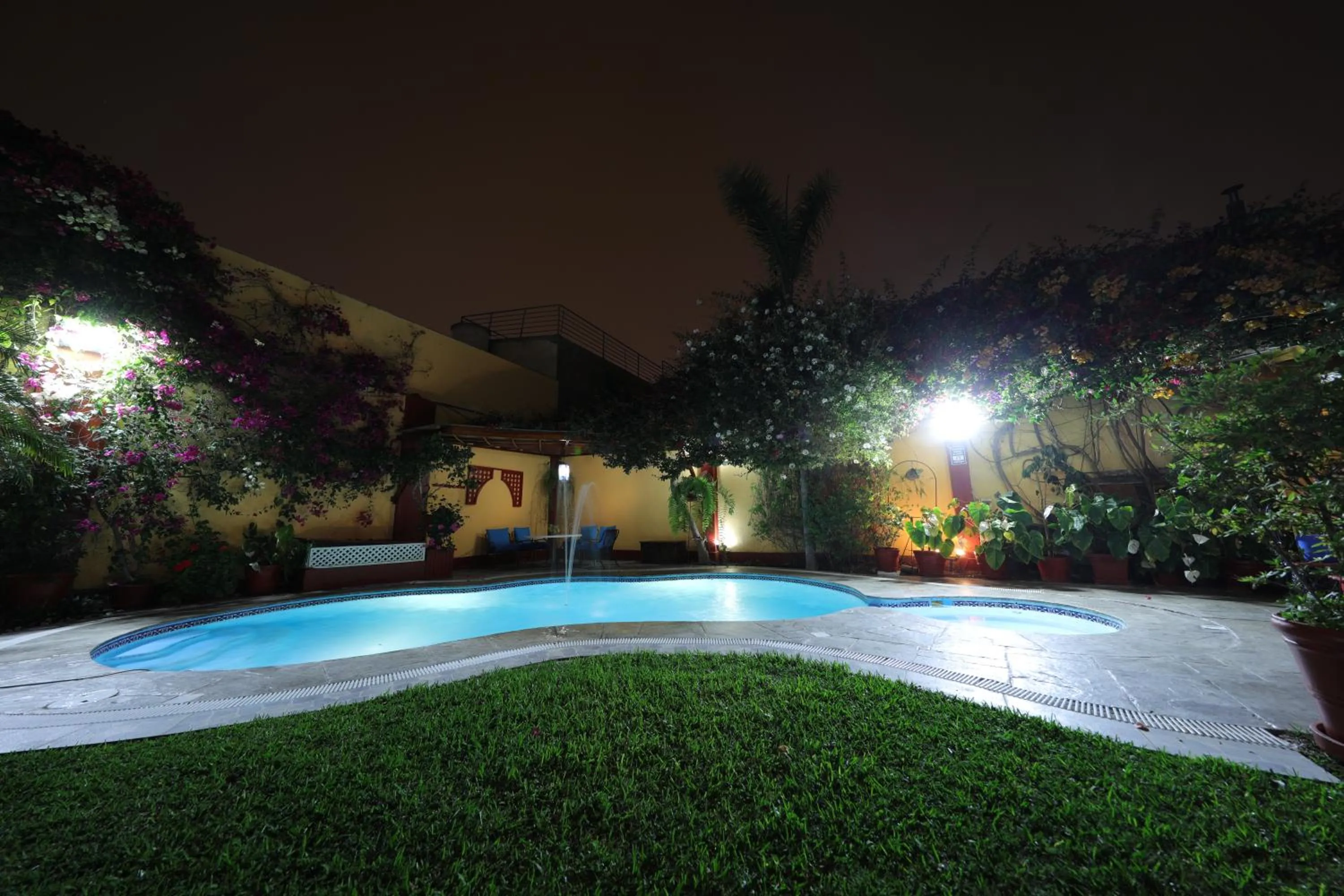 Swimming pool in Peru Star Apart-Hotel