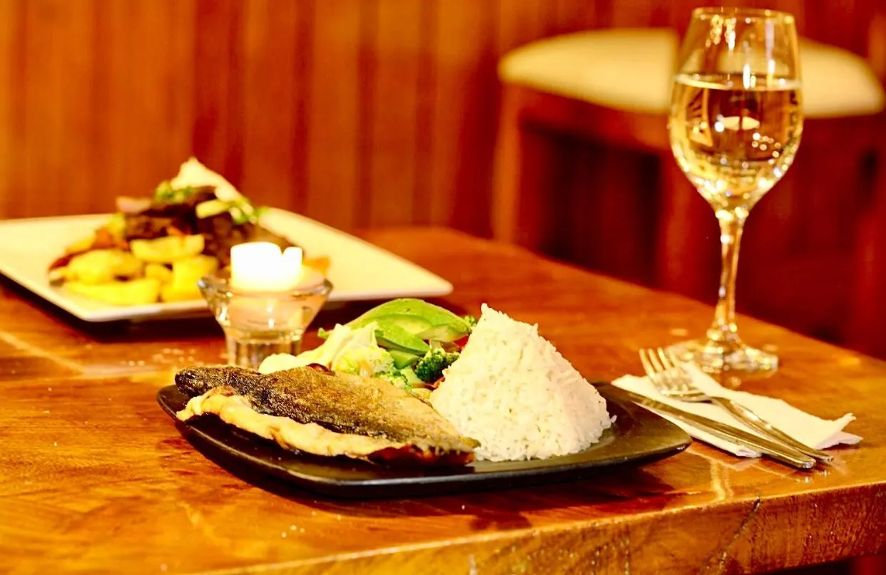 Restaurant/places to eat in Peru Star Apart-Hotel